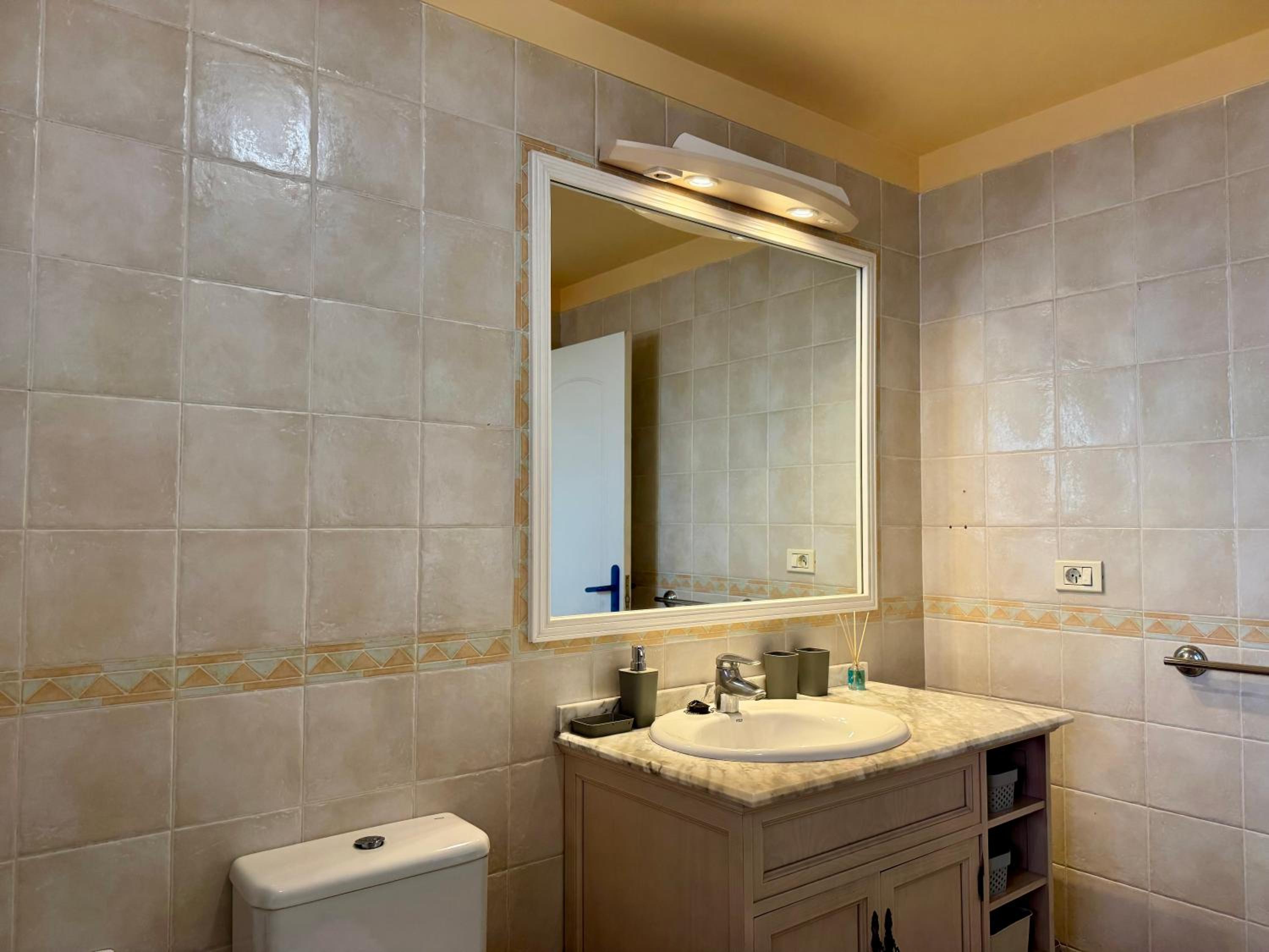 Prime Las Americas Getaway - Apartment with Huge Private Terrace & Pool Access