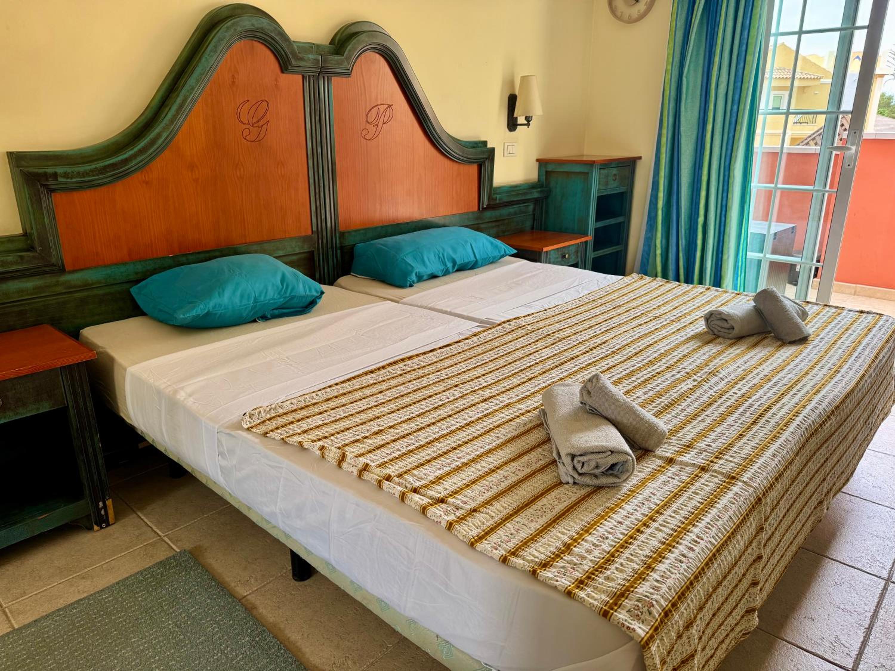 Prime Las Americas Getaway - Apartment with Huge Private Terrace & Pool Access