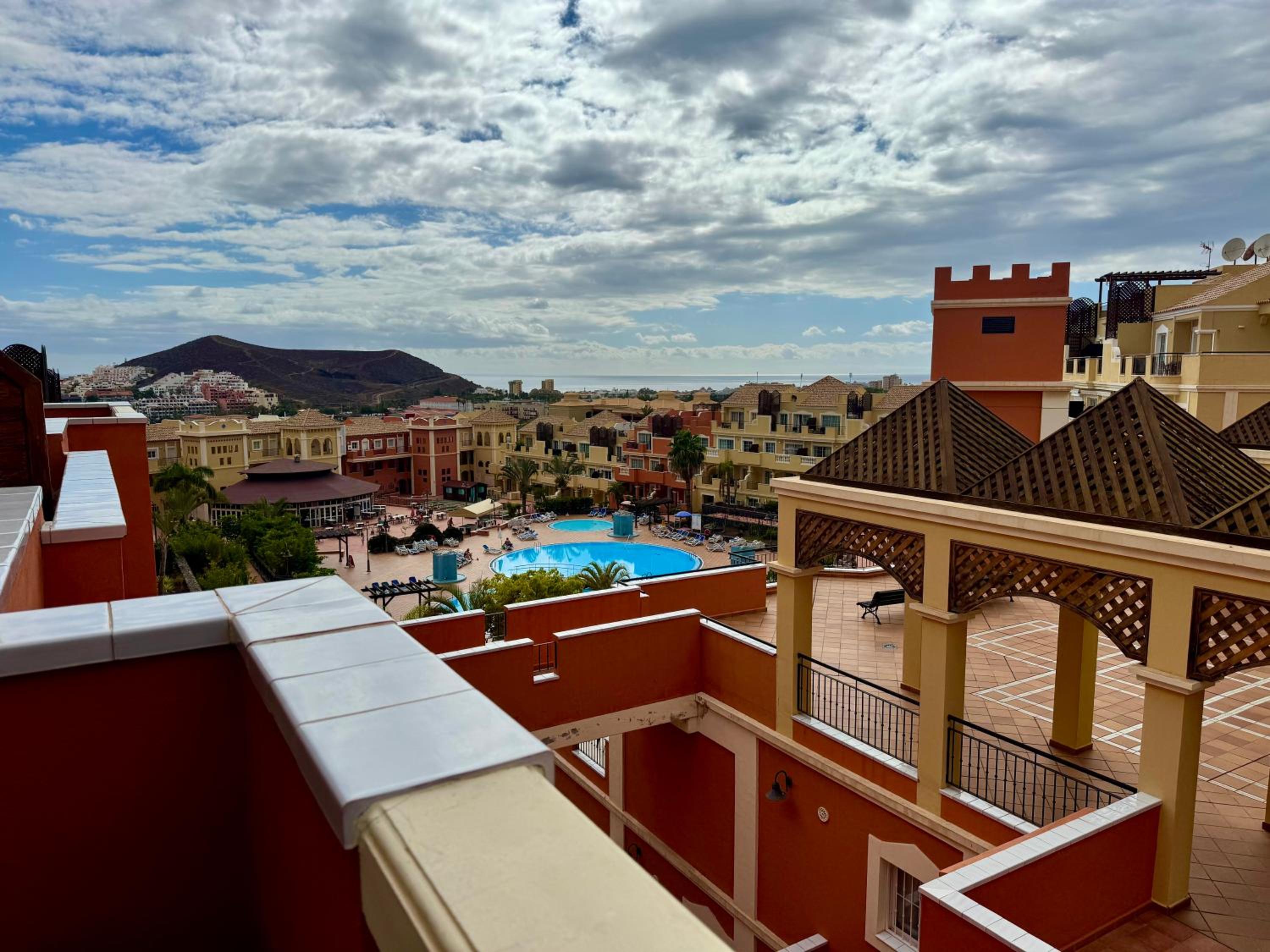 Prime Las Americas Getaway - Apartment with Huge Private Terrace & Pool Access