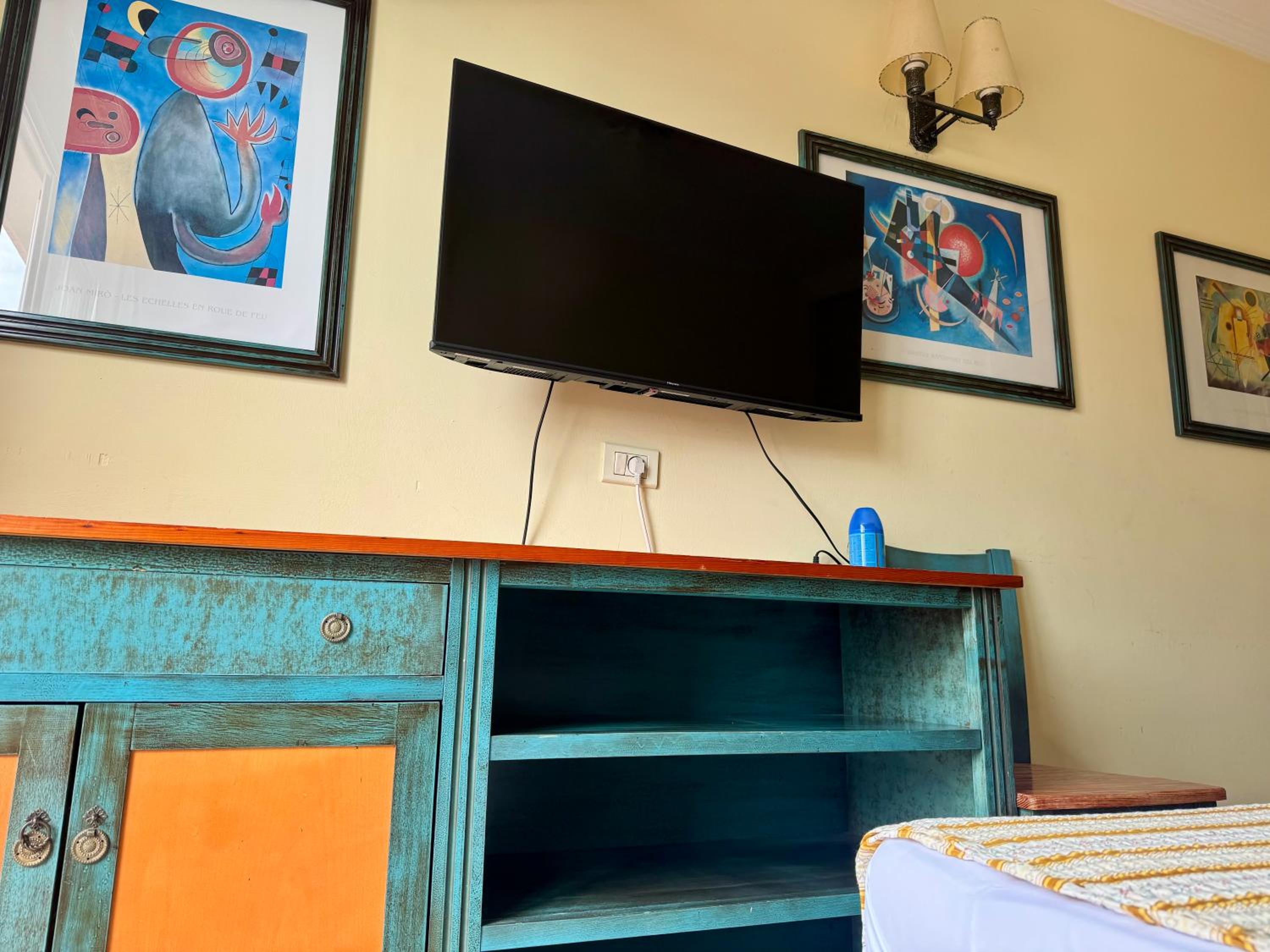 Prime Las Americas Getaway - Apartment with Huge Private Terrace & Pool Access