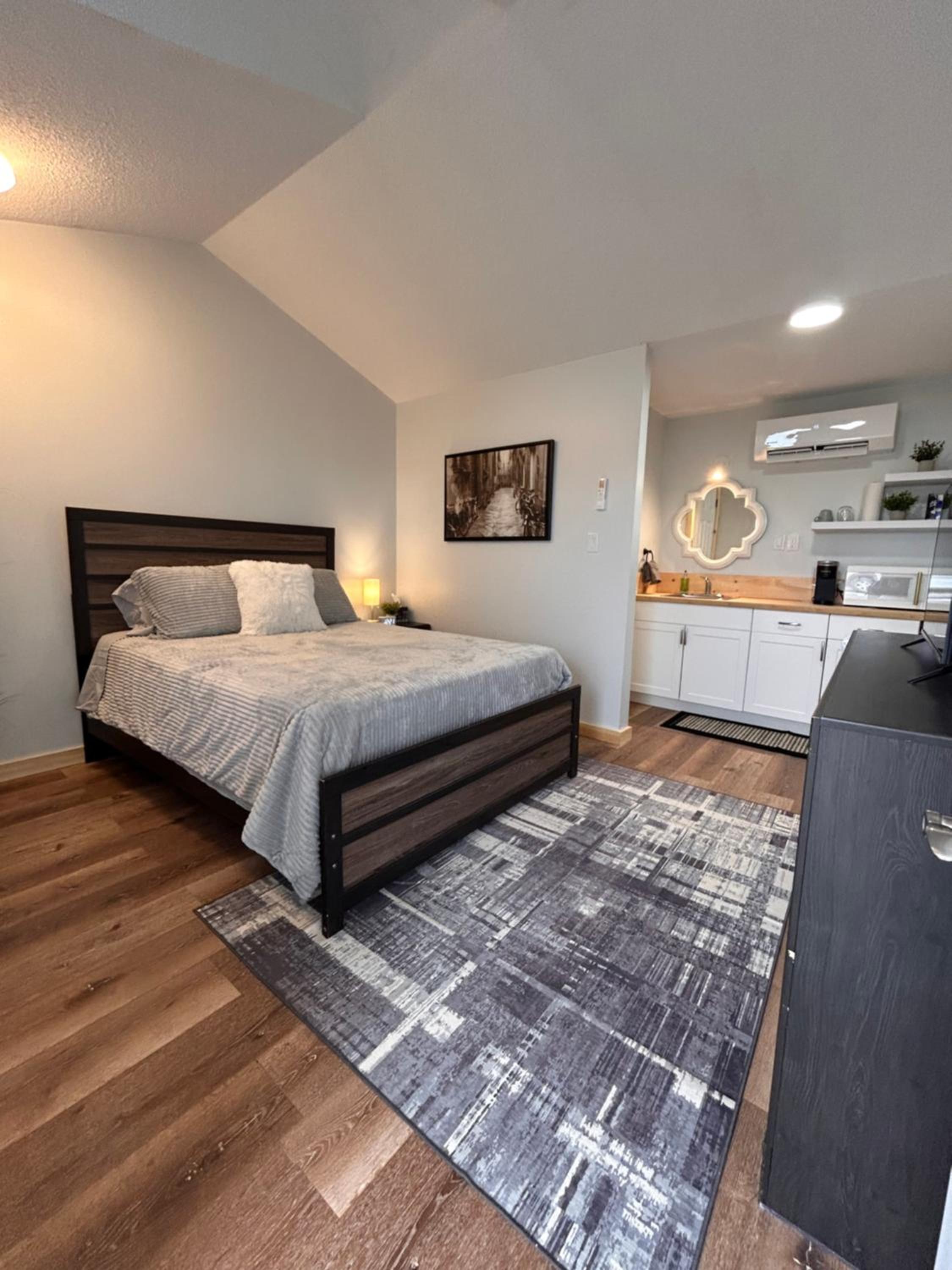 Smokehouse Suites and Stay