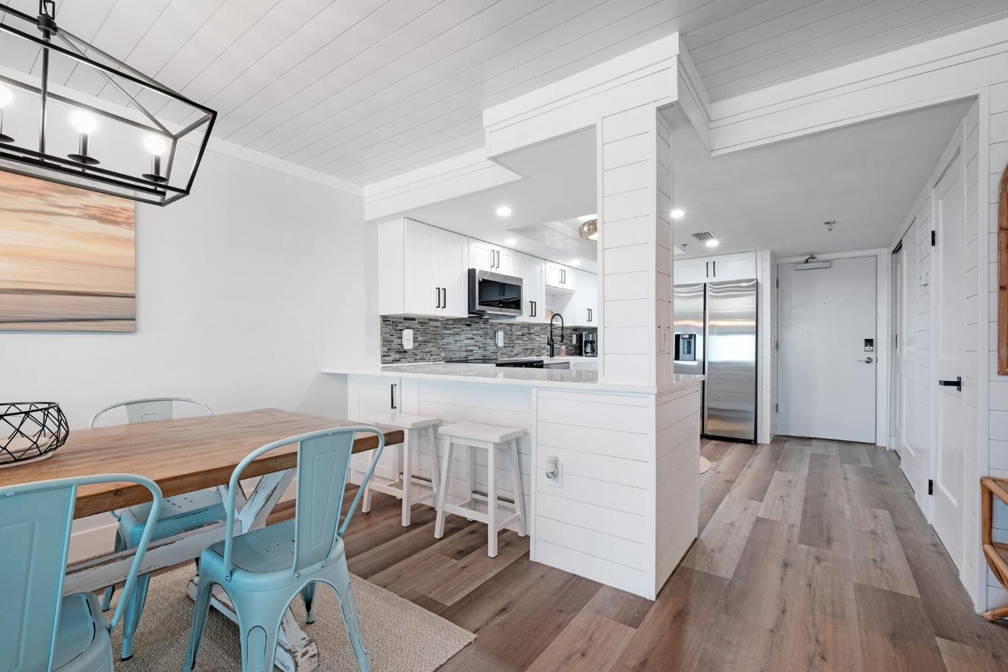 Large balcony with direct oceanfront views and access to complex pool