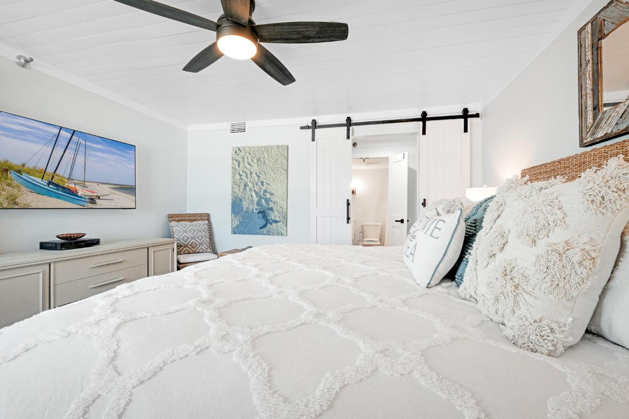 Large balcony with direct oceanfront views and access to complex pool