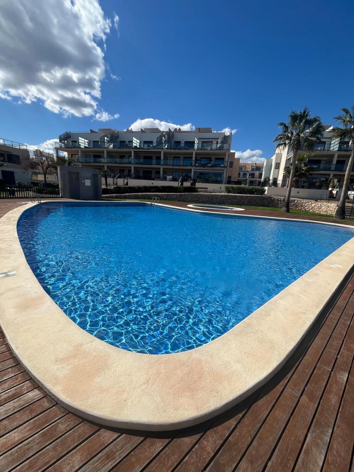 Lujoso apartamento con piscina en Panorámica