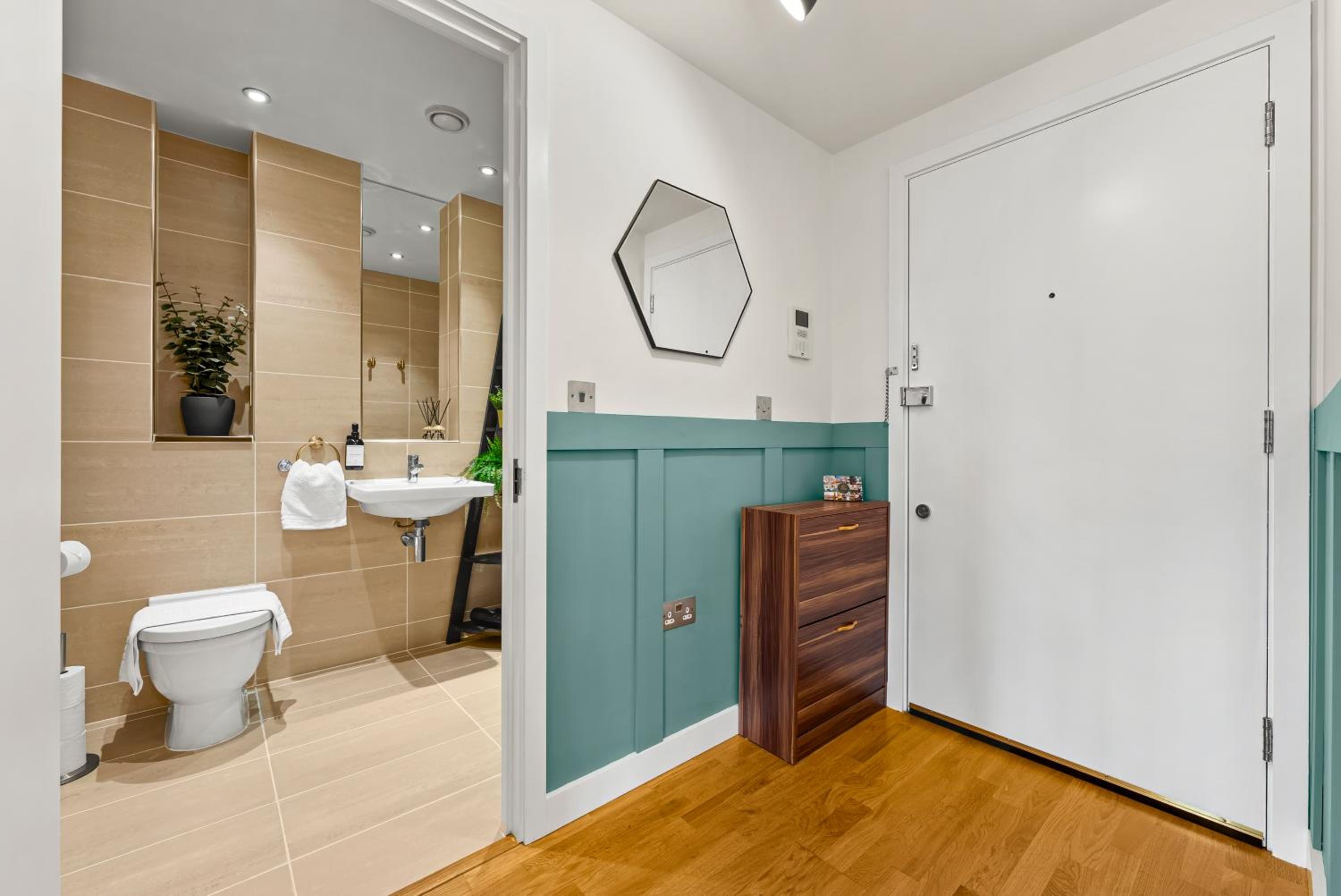 Dapper Suite in bustling Holloway, Islington by Gold Stays