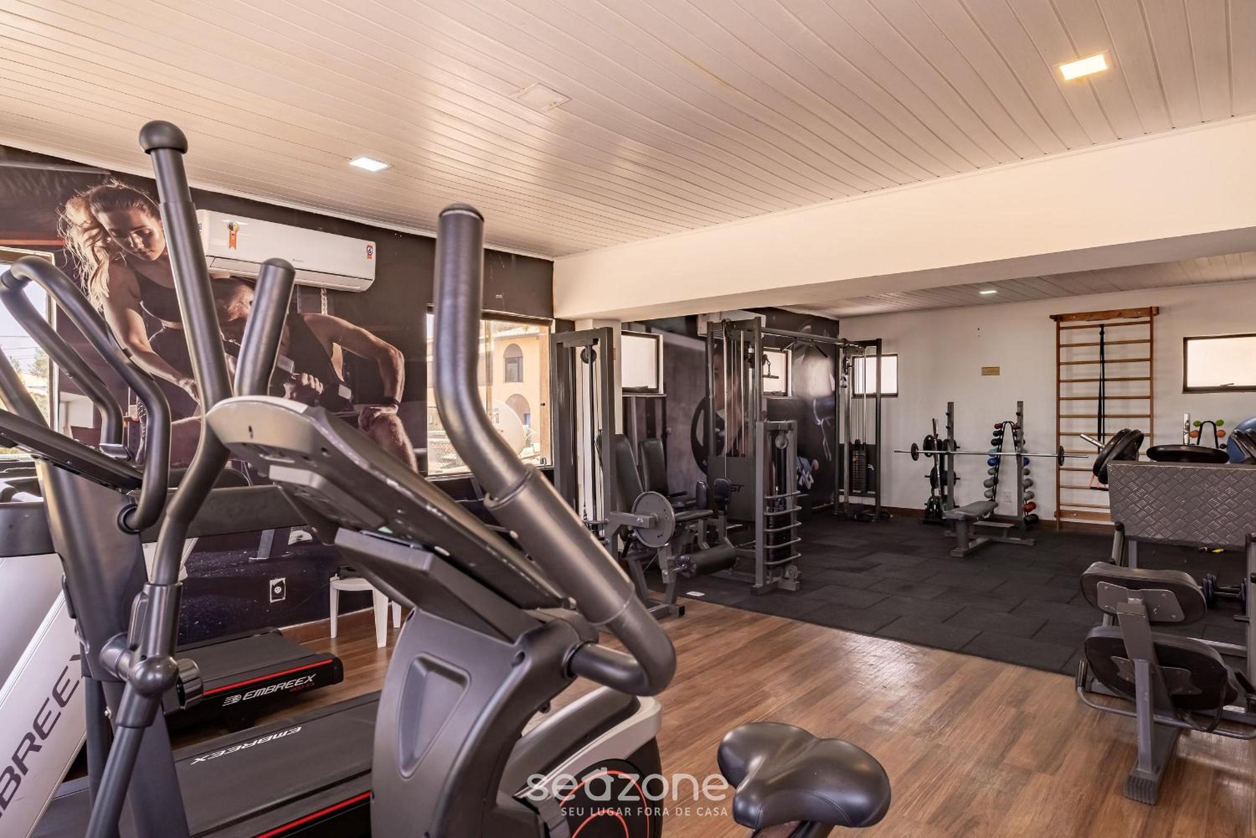 Condominium with Gym and Pool in Guarajuba - Camaçari GSH