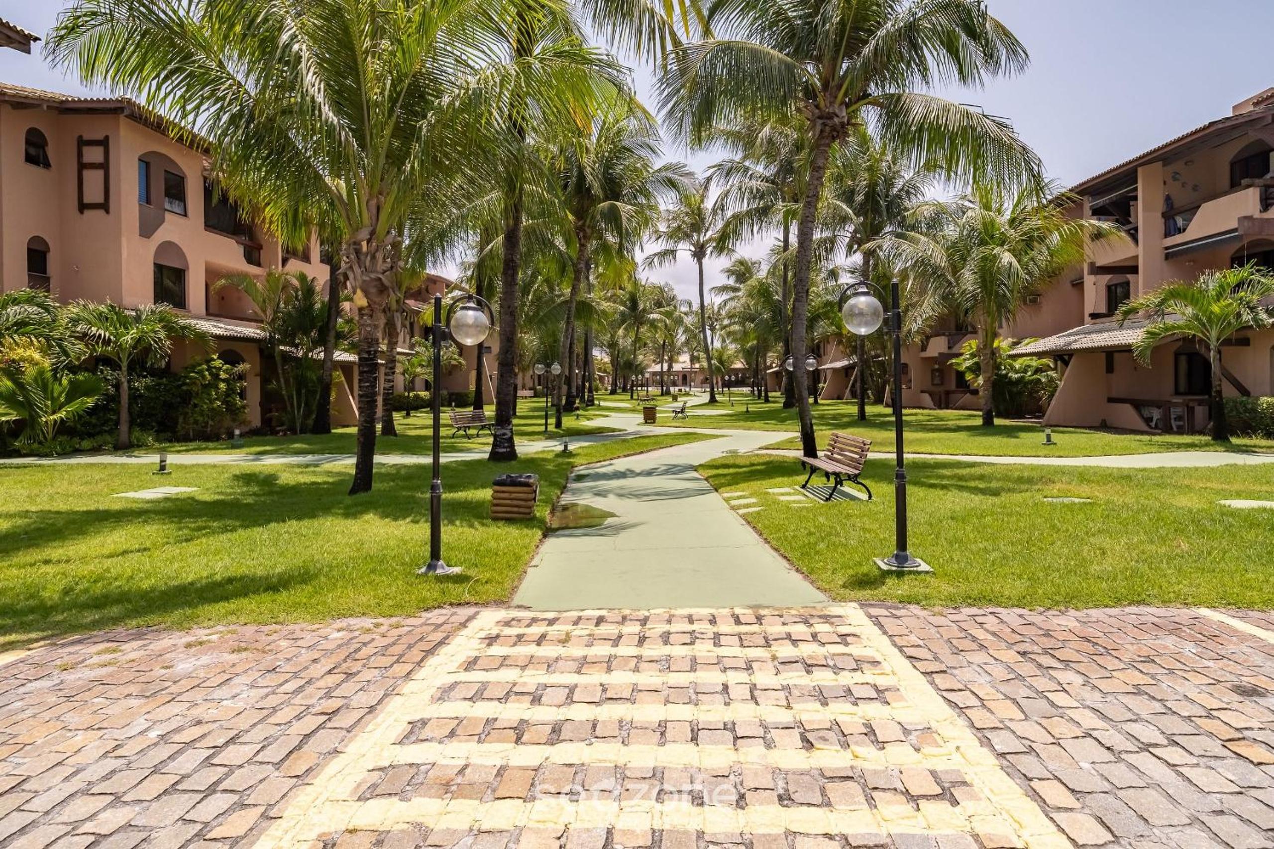Condominium with Gym and Pool in Guarajuba - Camaçari GSH