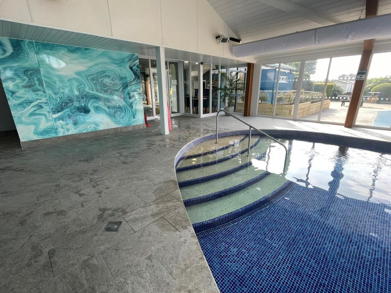 Golden Dunes Retreat, Dog-Friendly Stay at Par Sands Holiday Park, Cornwall
