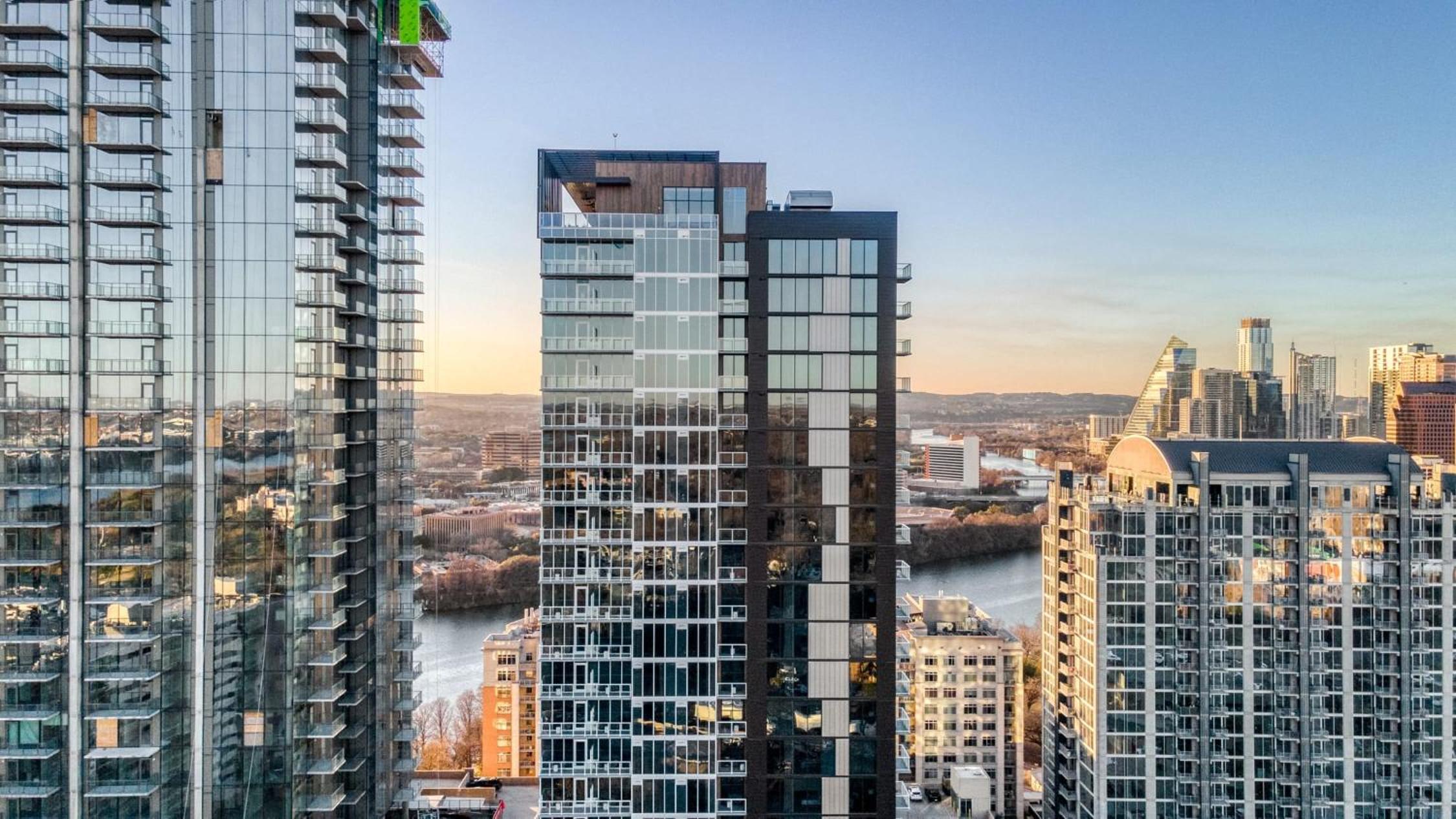 Sleeps 34 11 Condos in New Austin High Rise w Rooftop Pool Gym Yoga Studio