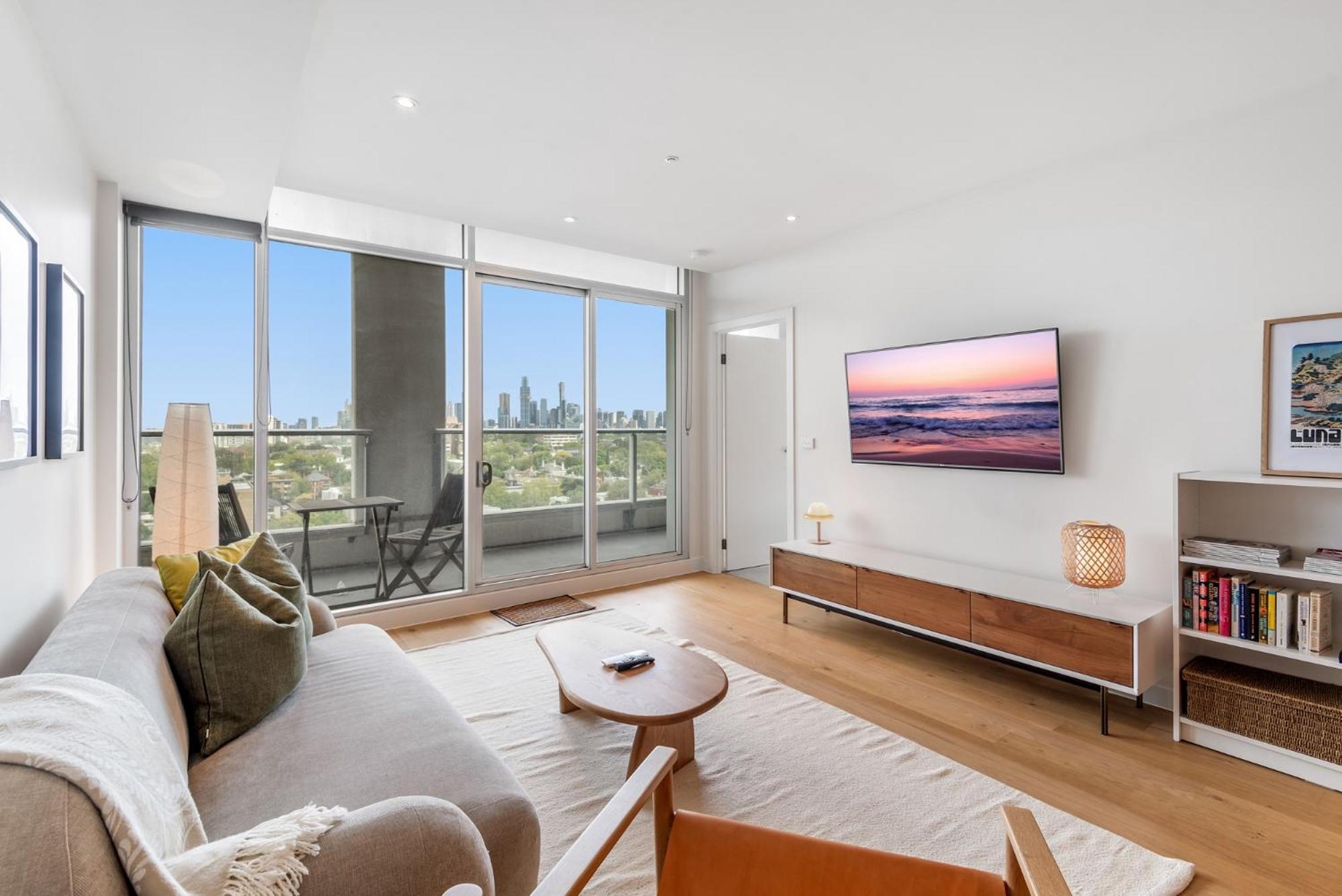 Wake Up to Views, Pool & the South Yarra Lifestyle