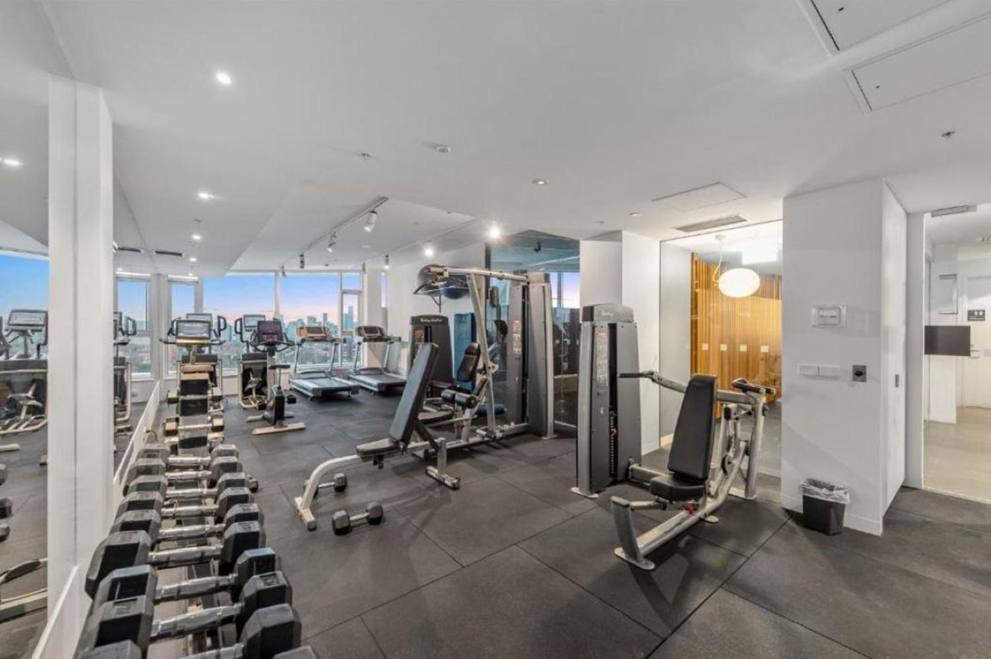 Wake Up to Views, Pool & the South Yarra Lifestyle