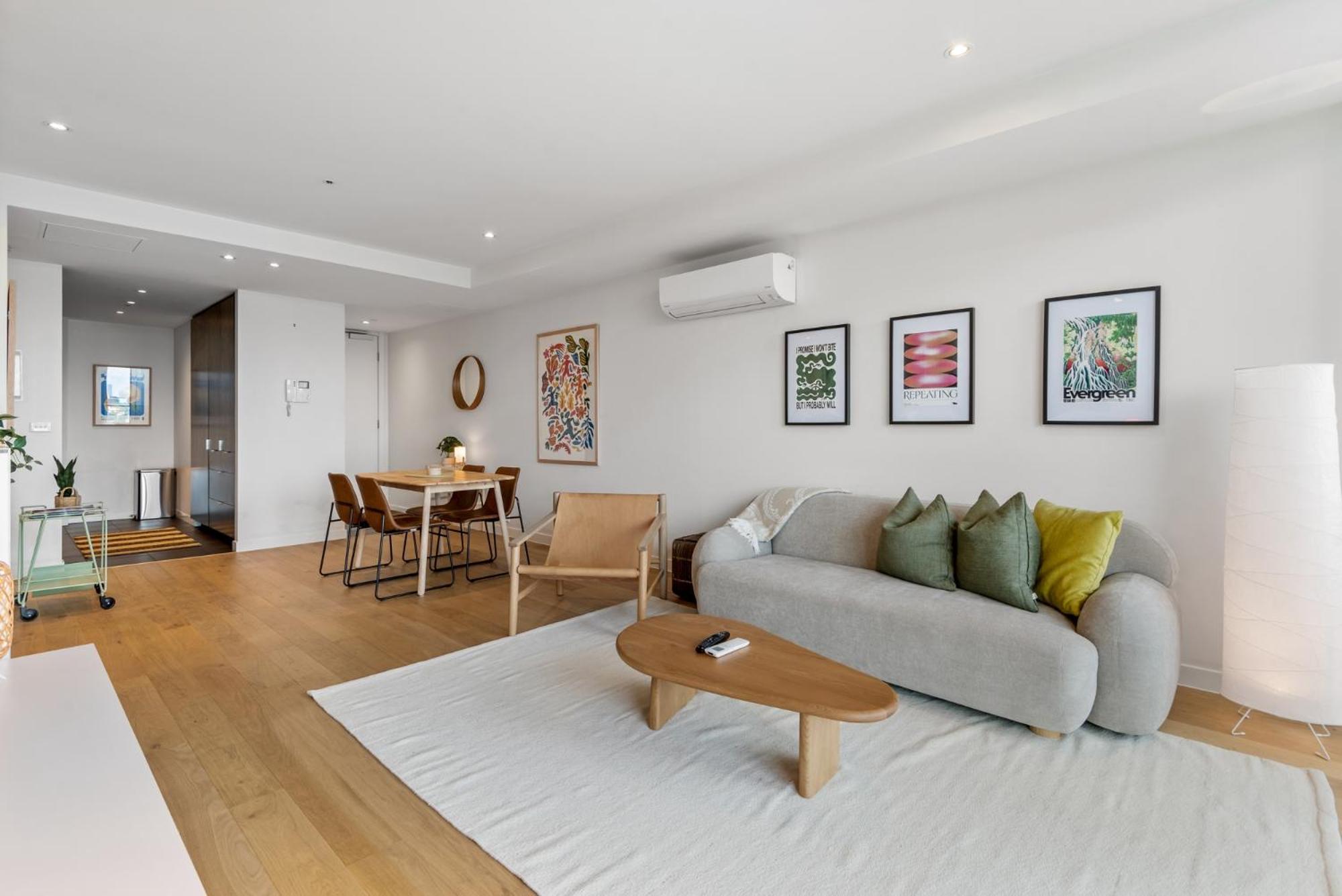 Wake Up to Views, Pool & the South Yarra Lifestyle