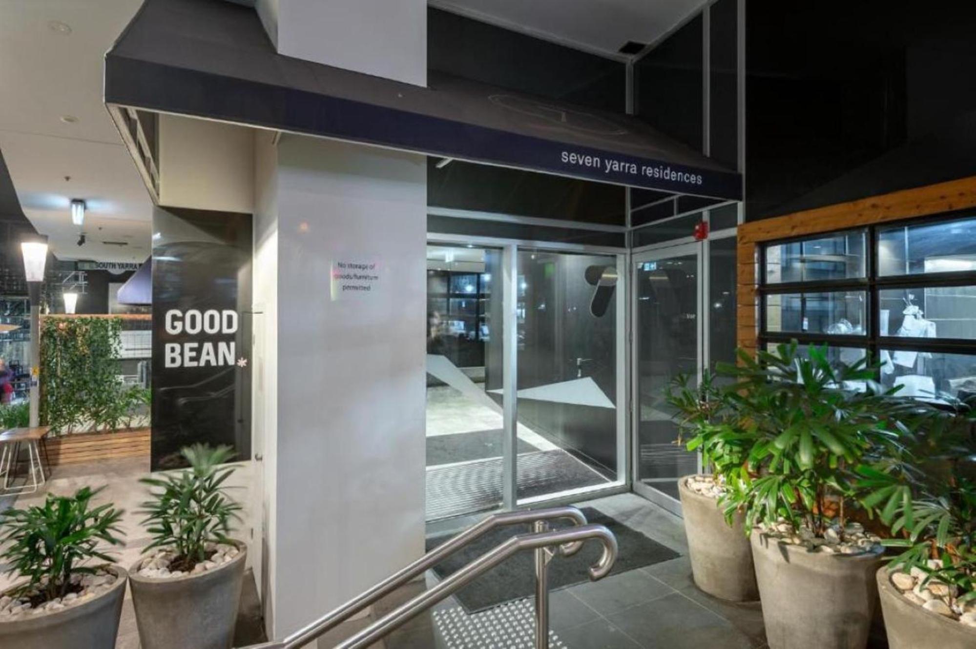 Wake Up to Views, Pool & the South Yarra Lifestyle