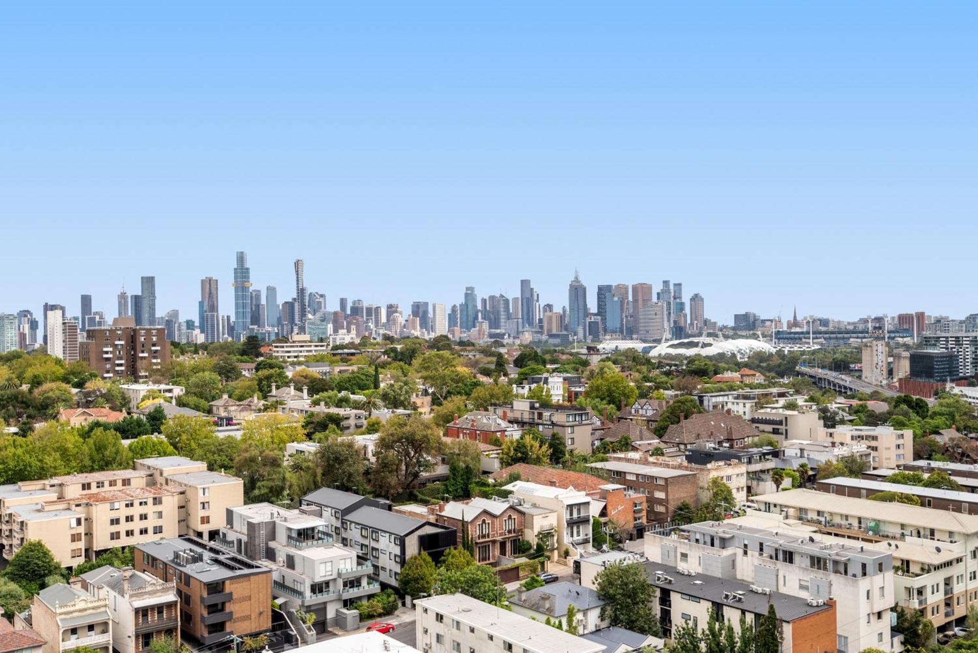 Wake Up to Views, Pool & the South Yarra Lifestyle