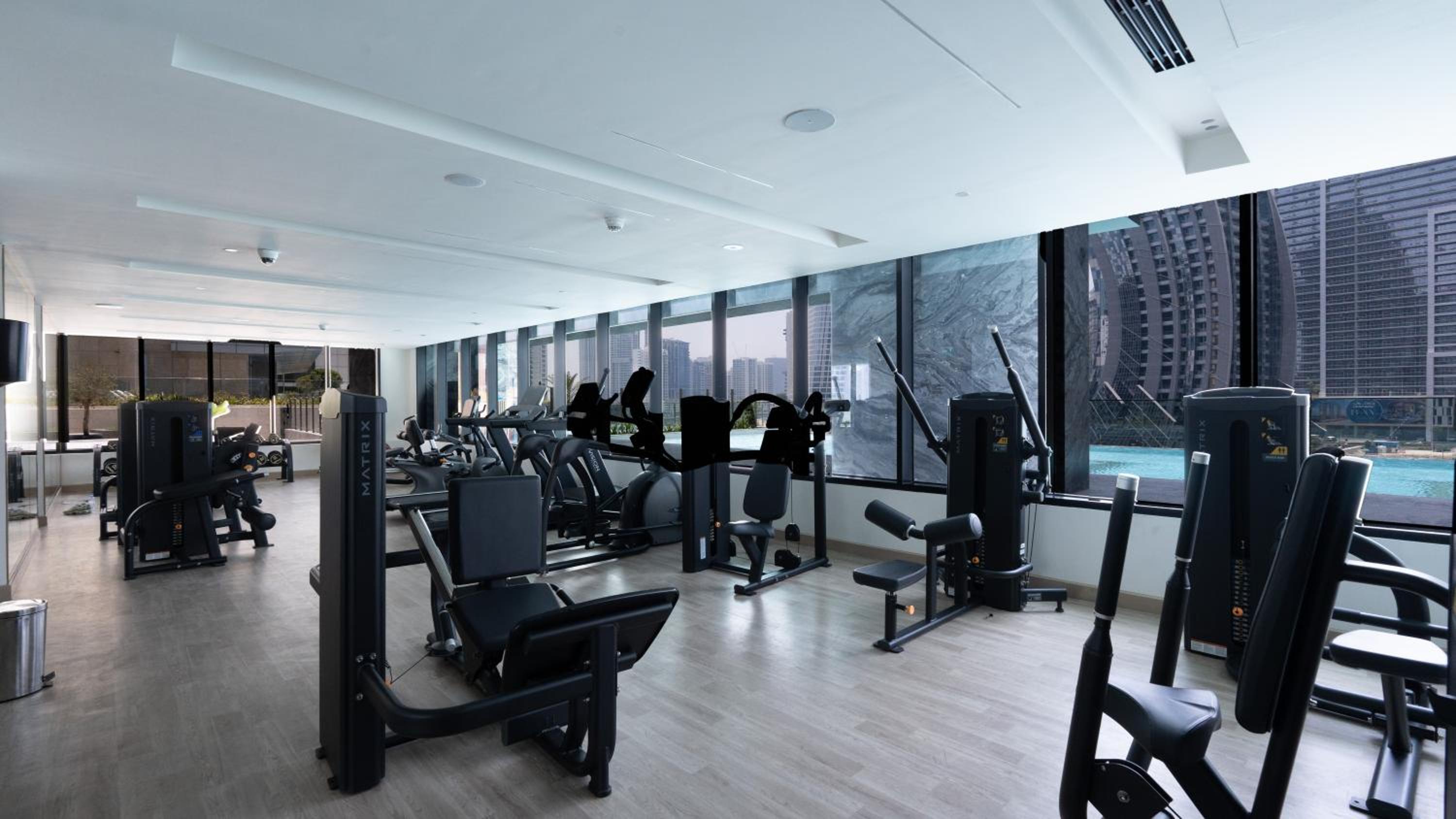 Keyrock Binghatti Canal - Hot Tub, Pool & Gym Access