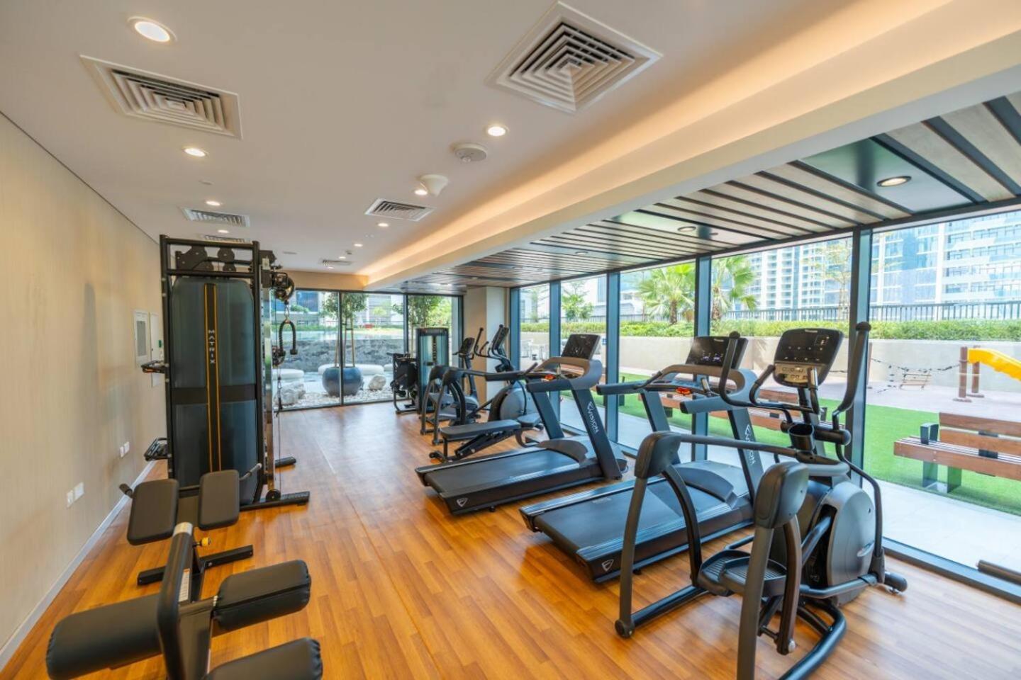Keyrock - Zada Tower, Business Bay Lake-View Apartment