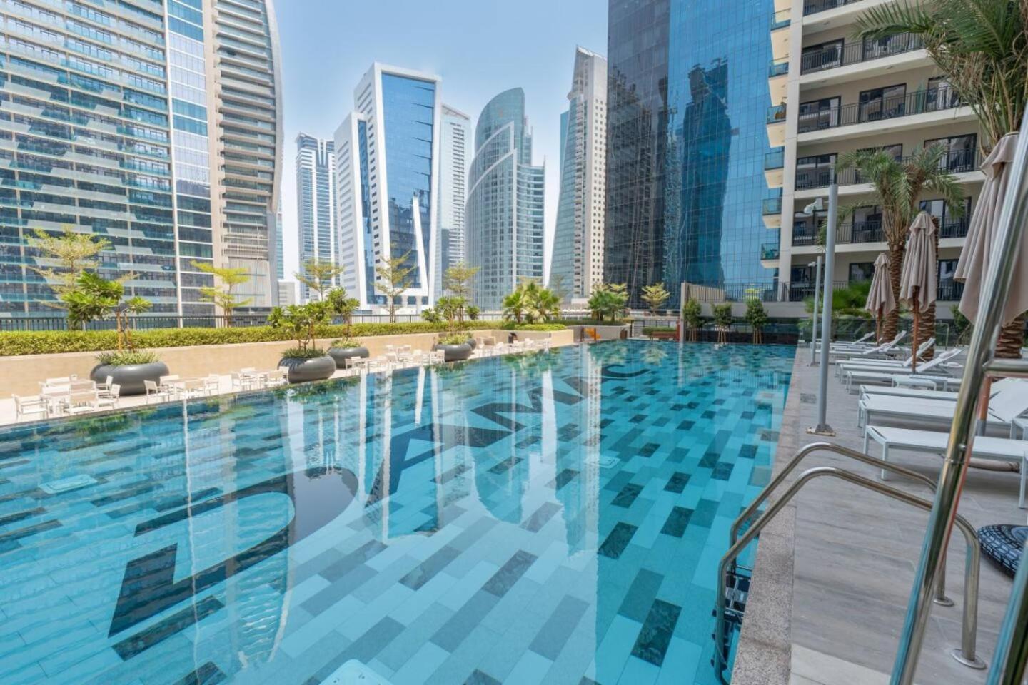 Keyrock Living - Elegant City Escape at Zada Tower