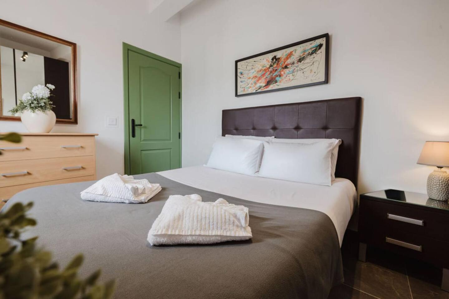 2BED Mel apt with church views by Homely Malta!