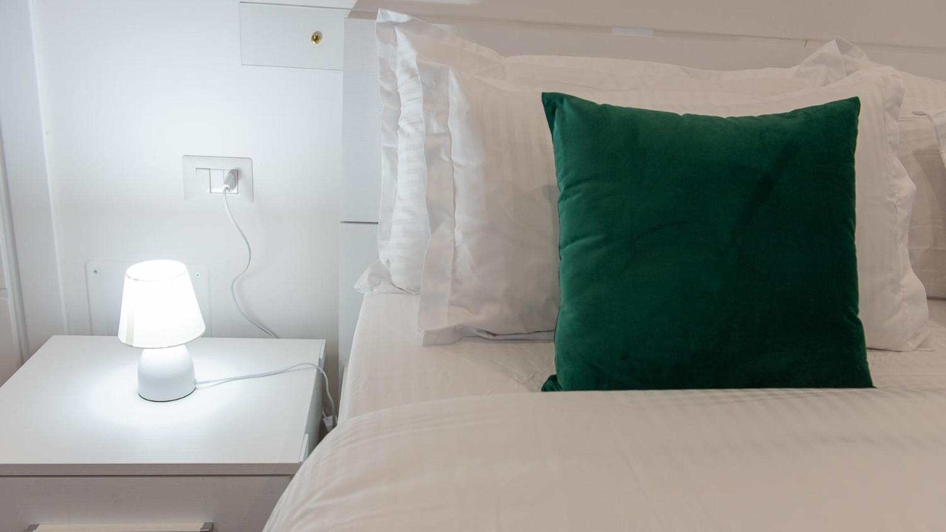 Lovely Rooms by Rentbeat