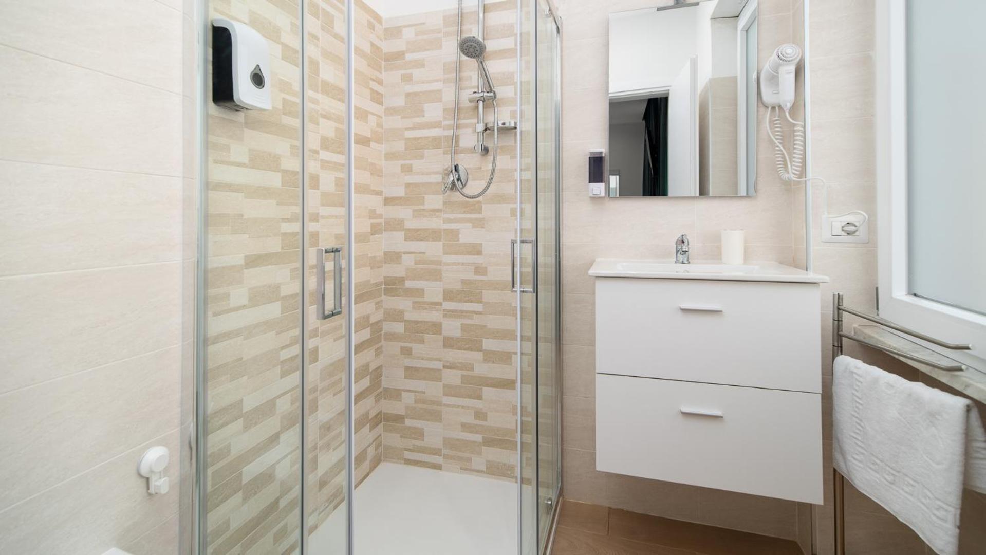 Lovely Rooms by Rentbeat