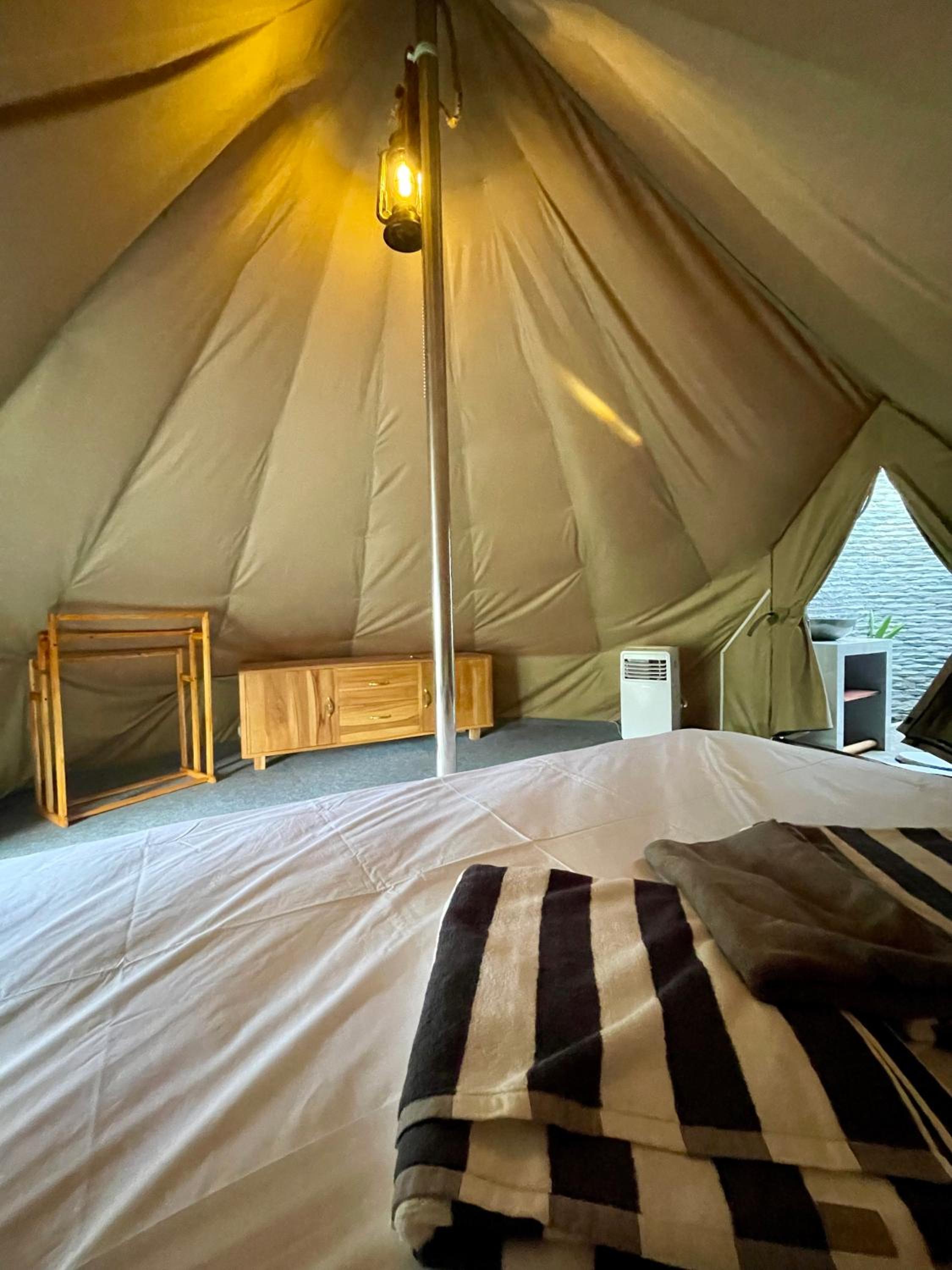 Ubuntu Glamping - Adult Campers Only