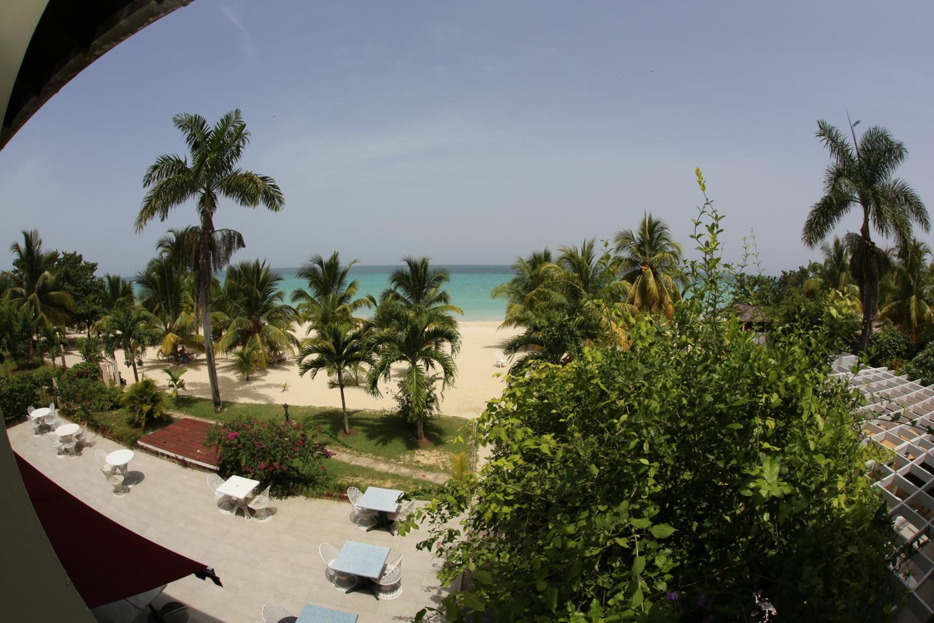 Charela Inn Hotel 10
