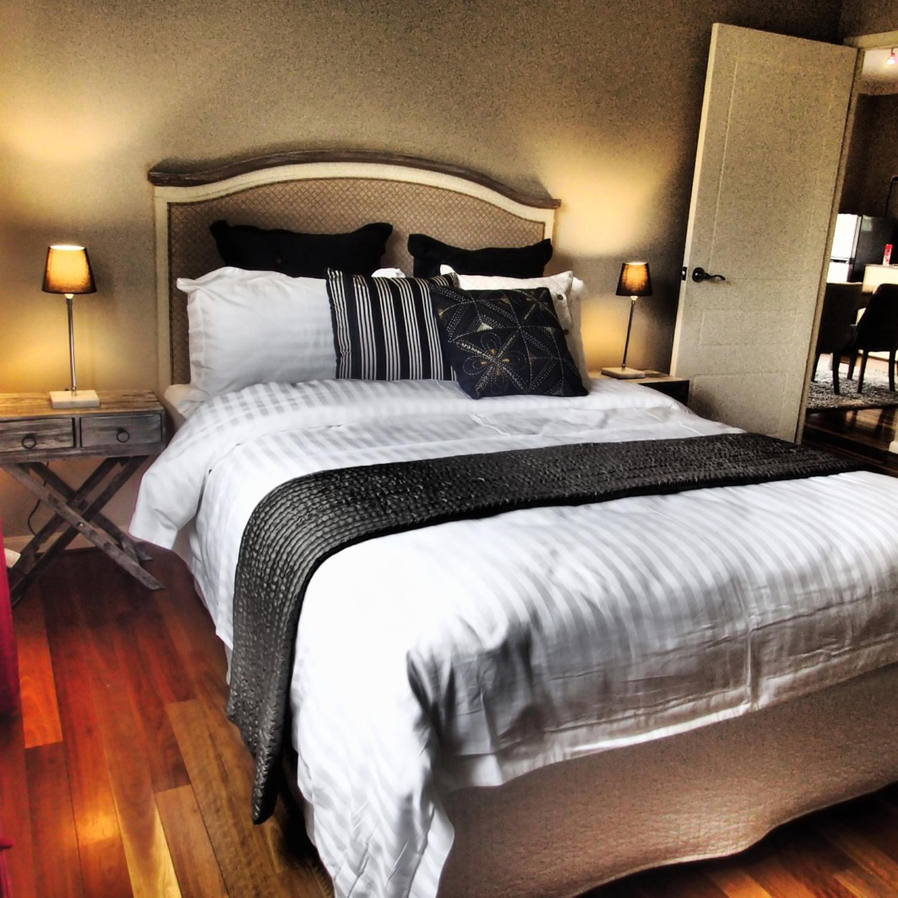 Red Door Collective - RDC Vineyard Estate, Luxury Adult Only Stay