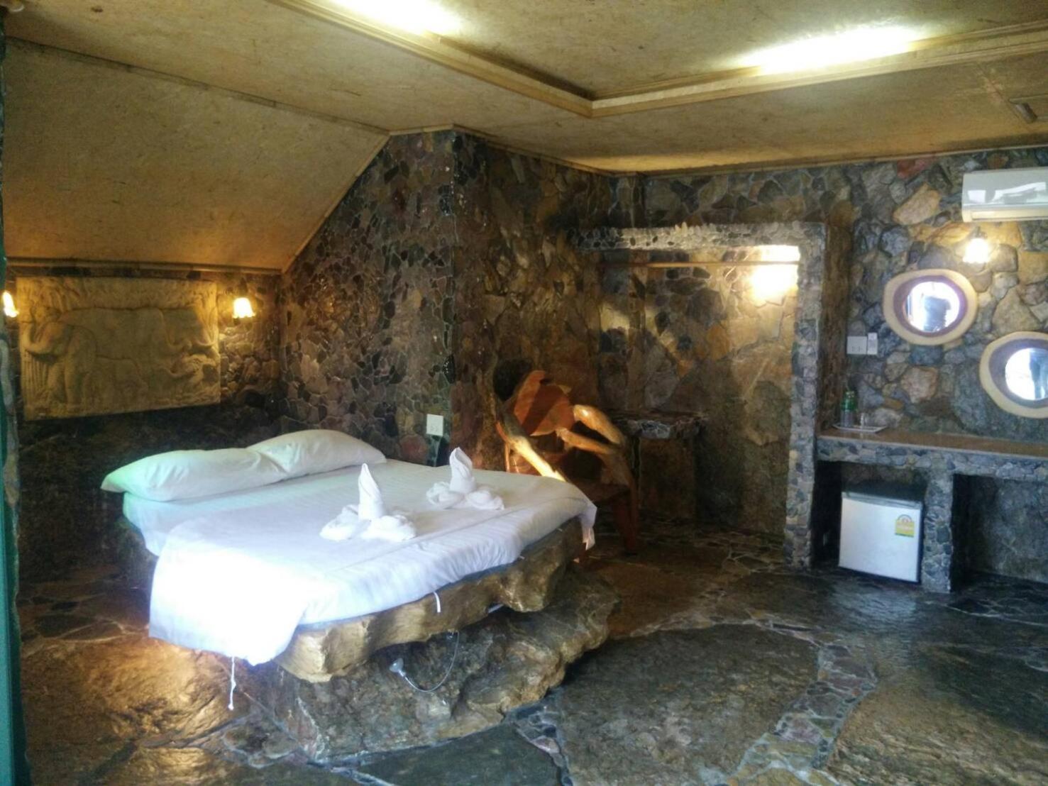 Needa Rock Resort