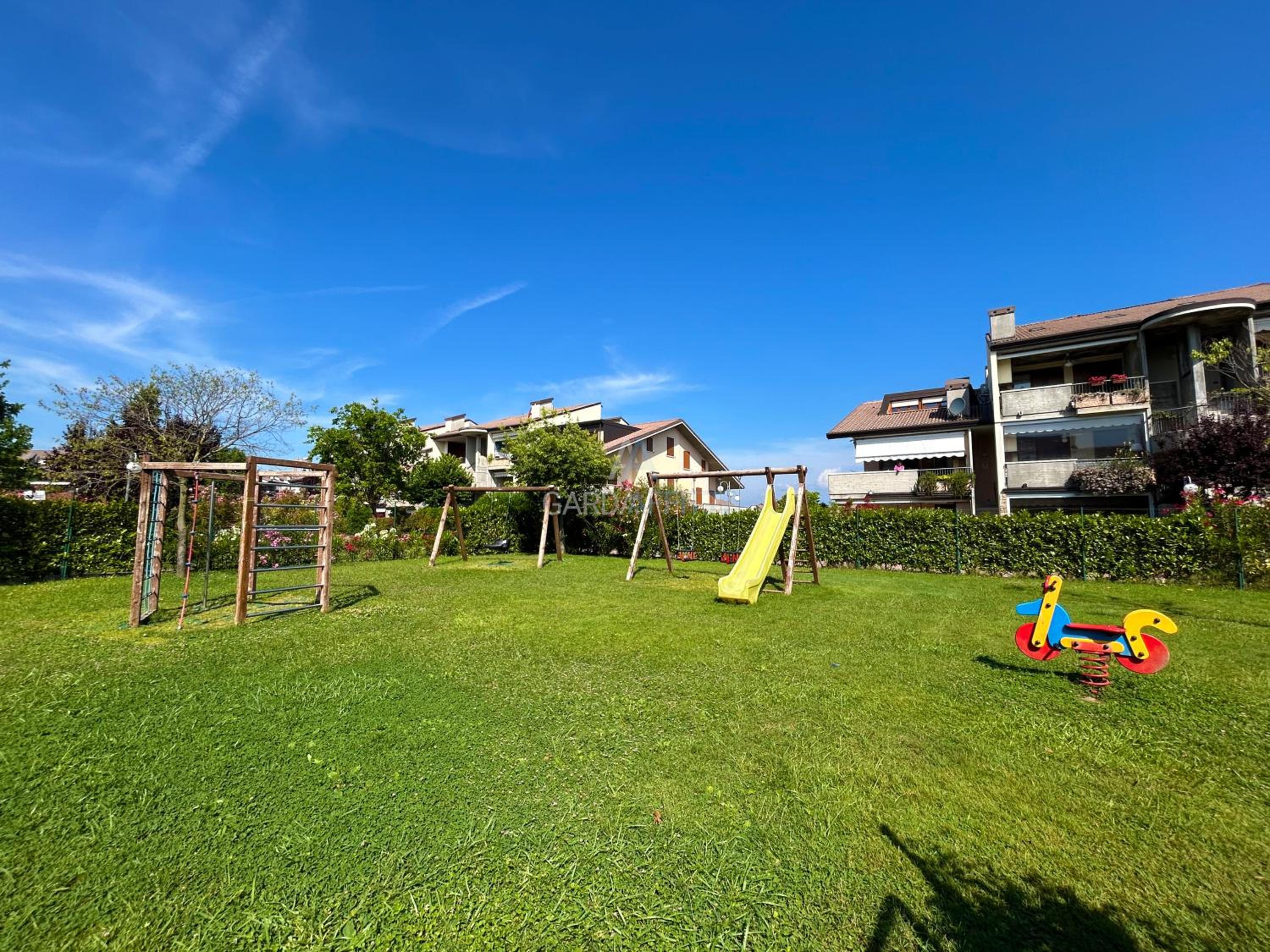 Rubino Apartment - Tre piscine a pochi passi dal lago