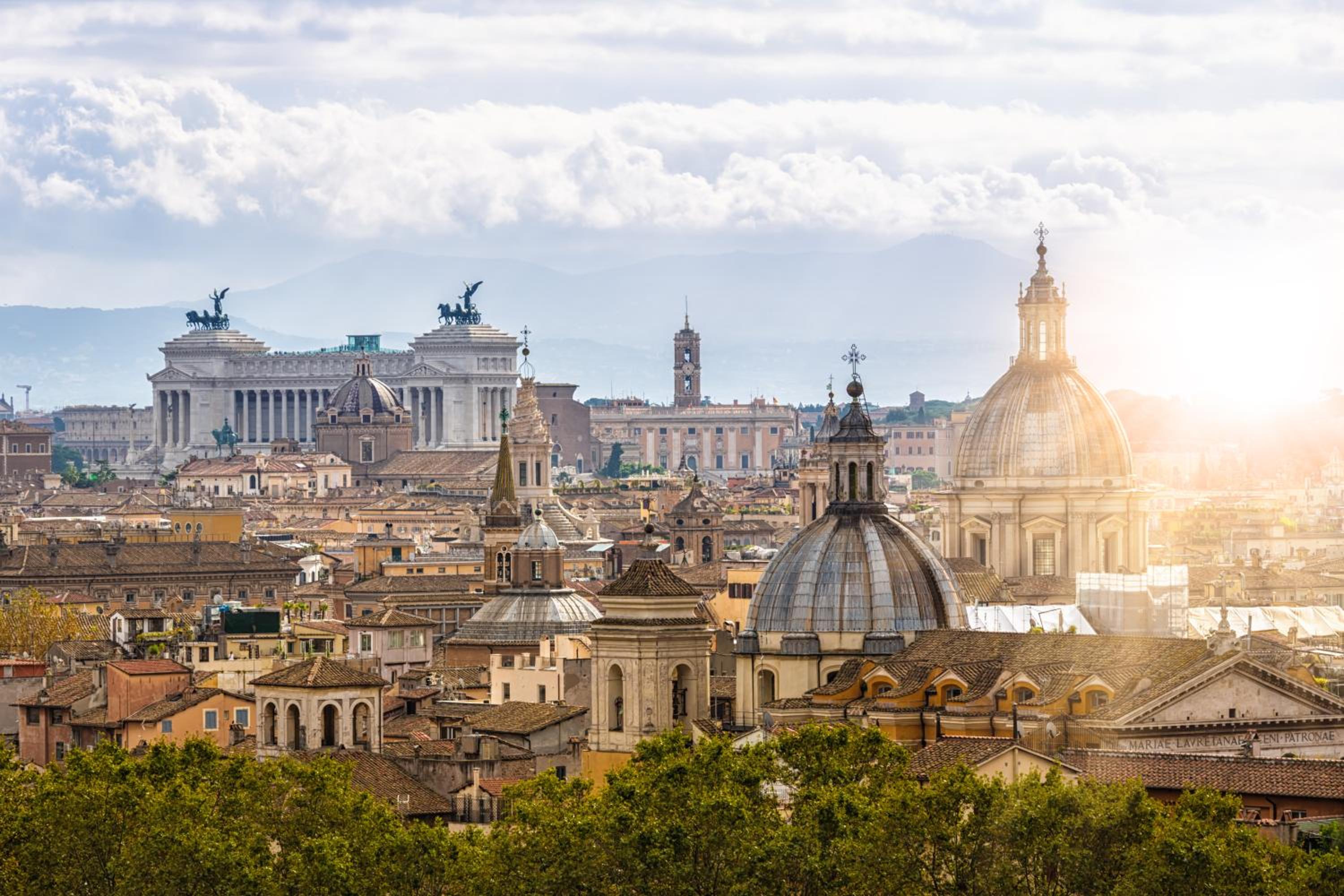 Authentic Central Roman Home - Metro 7min, 5min to Rome Center, AC, Wi-Fi