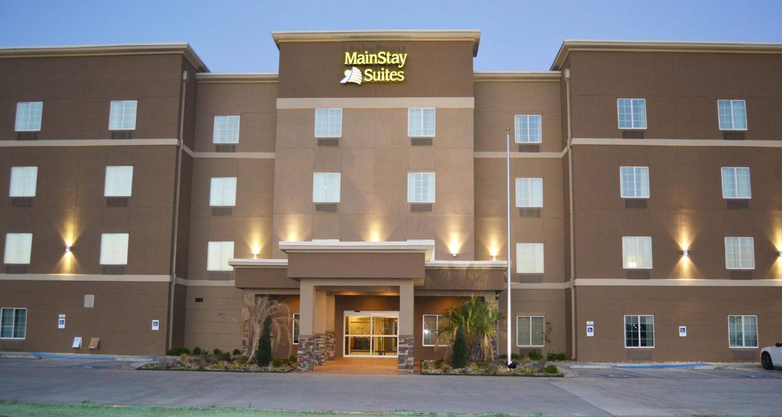 Hotel MainStay Suites Midland - Image 1