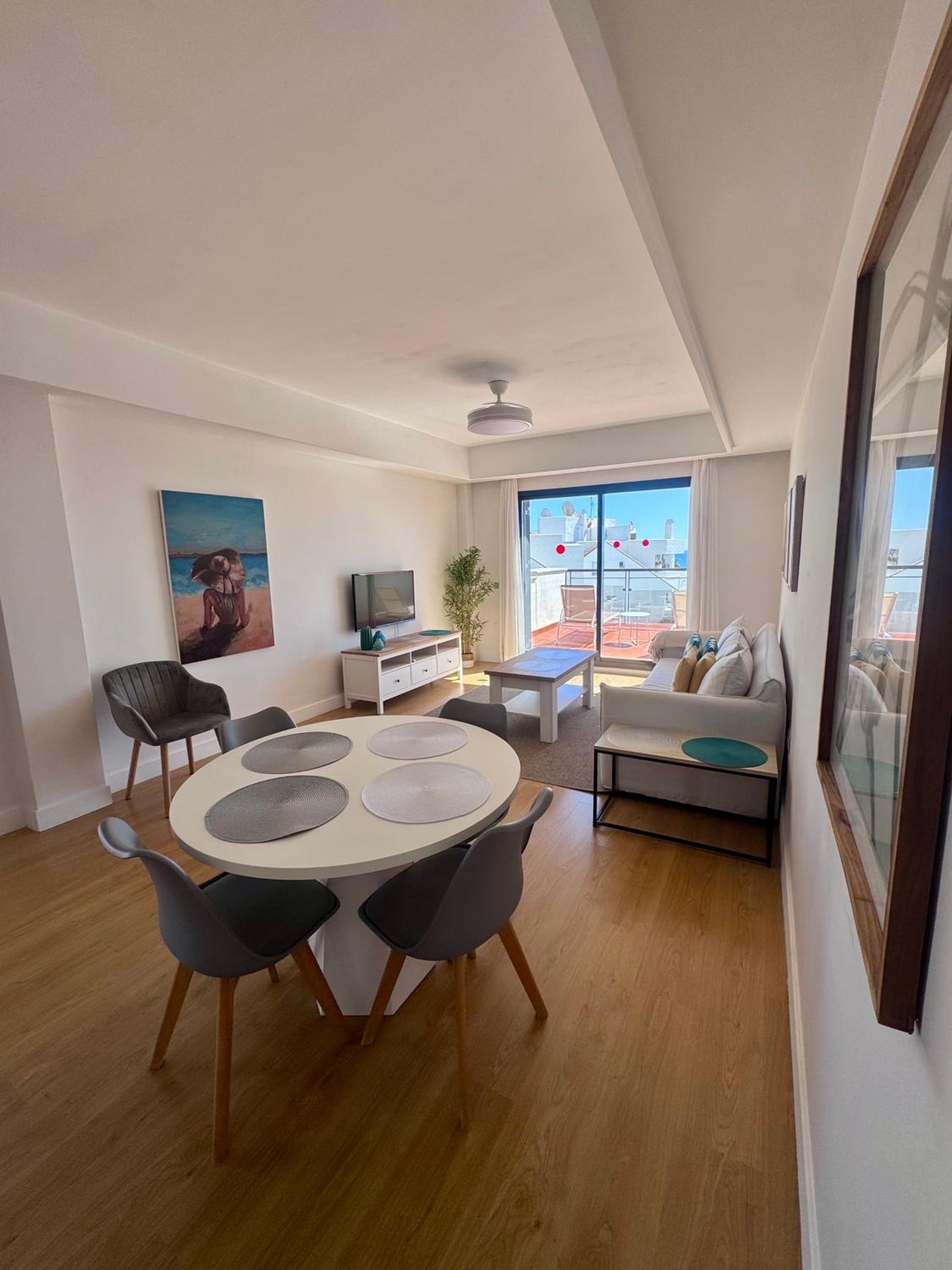 BEACHFRONT Penthouse Luxury