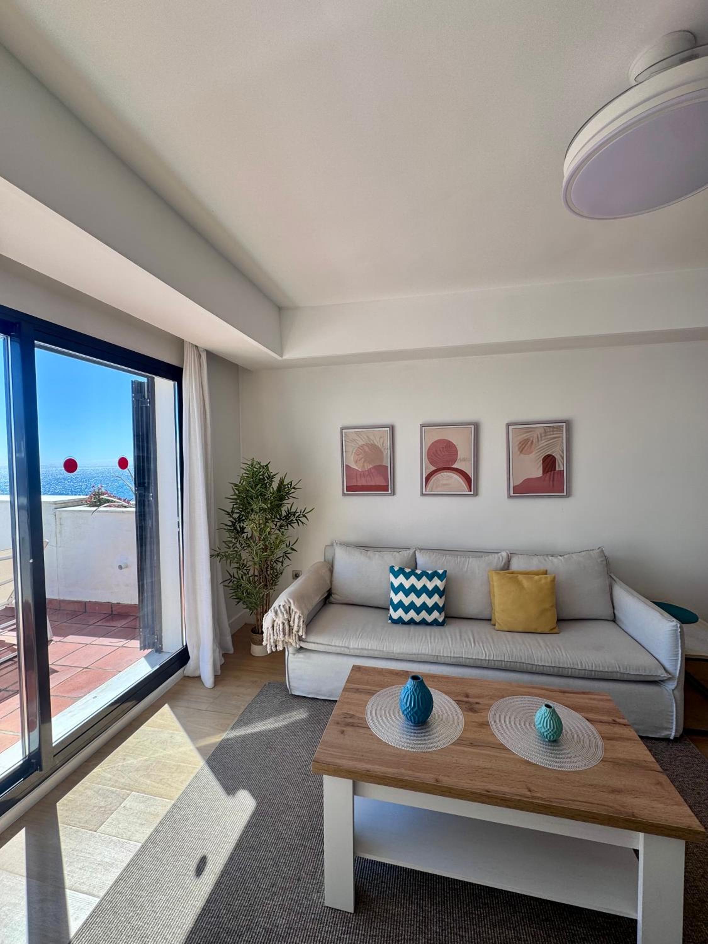BEACHFRONT Penthouse Luxury