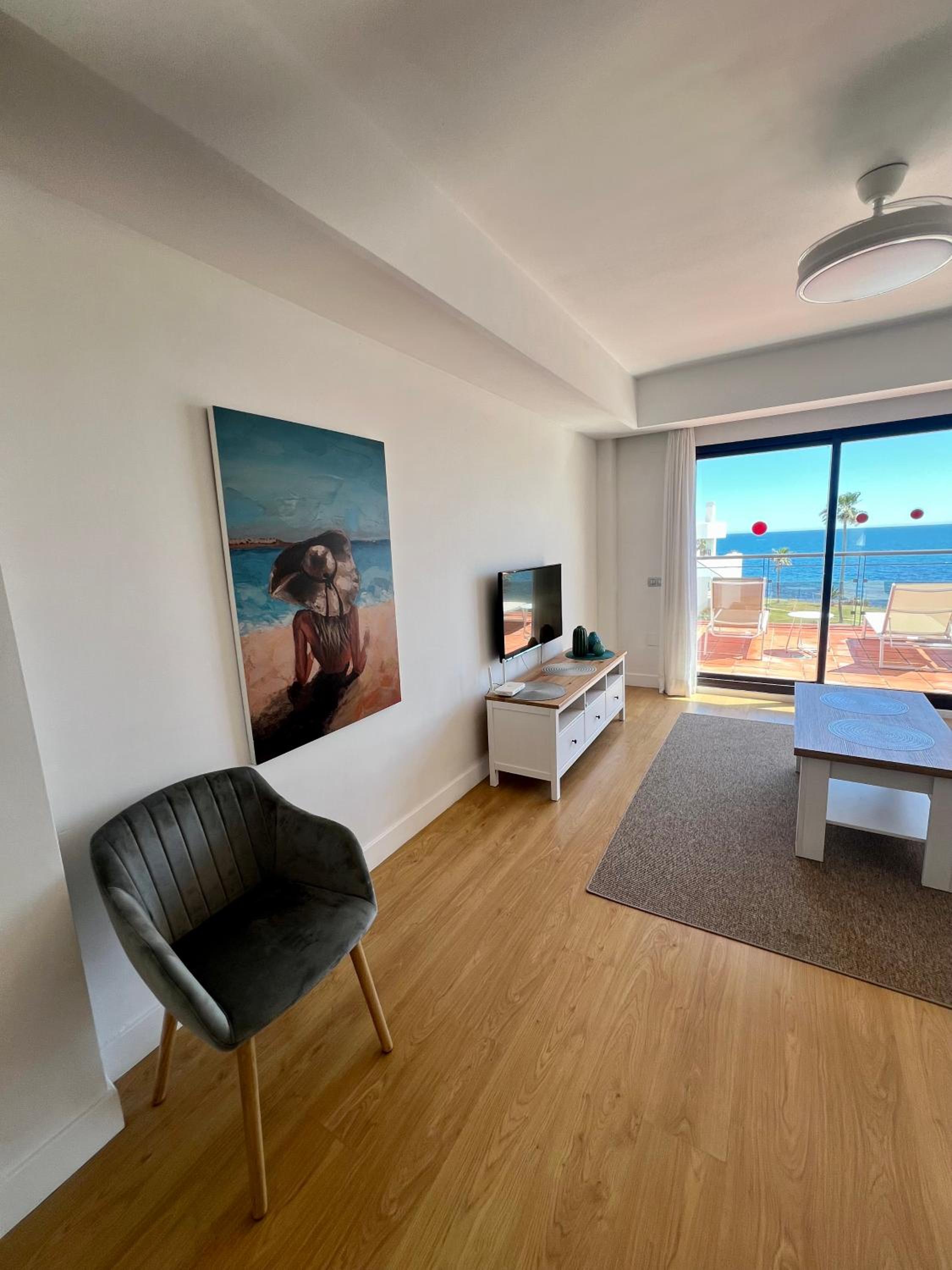 BEACHFRONT Penthouse Luxury
