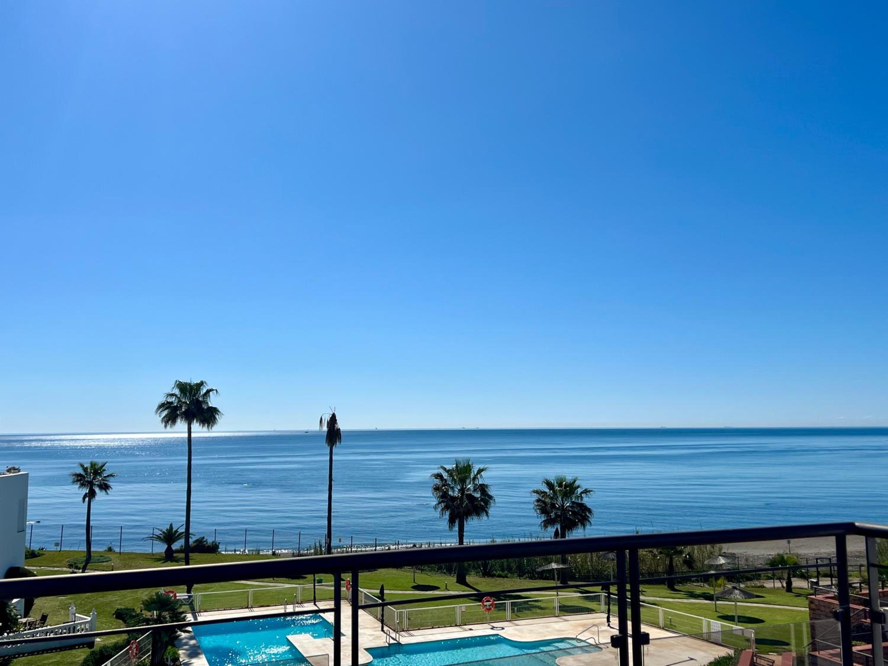 BEACHFRONT Penthouse Luxury