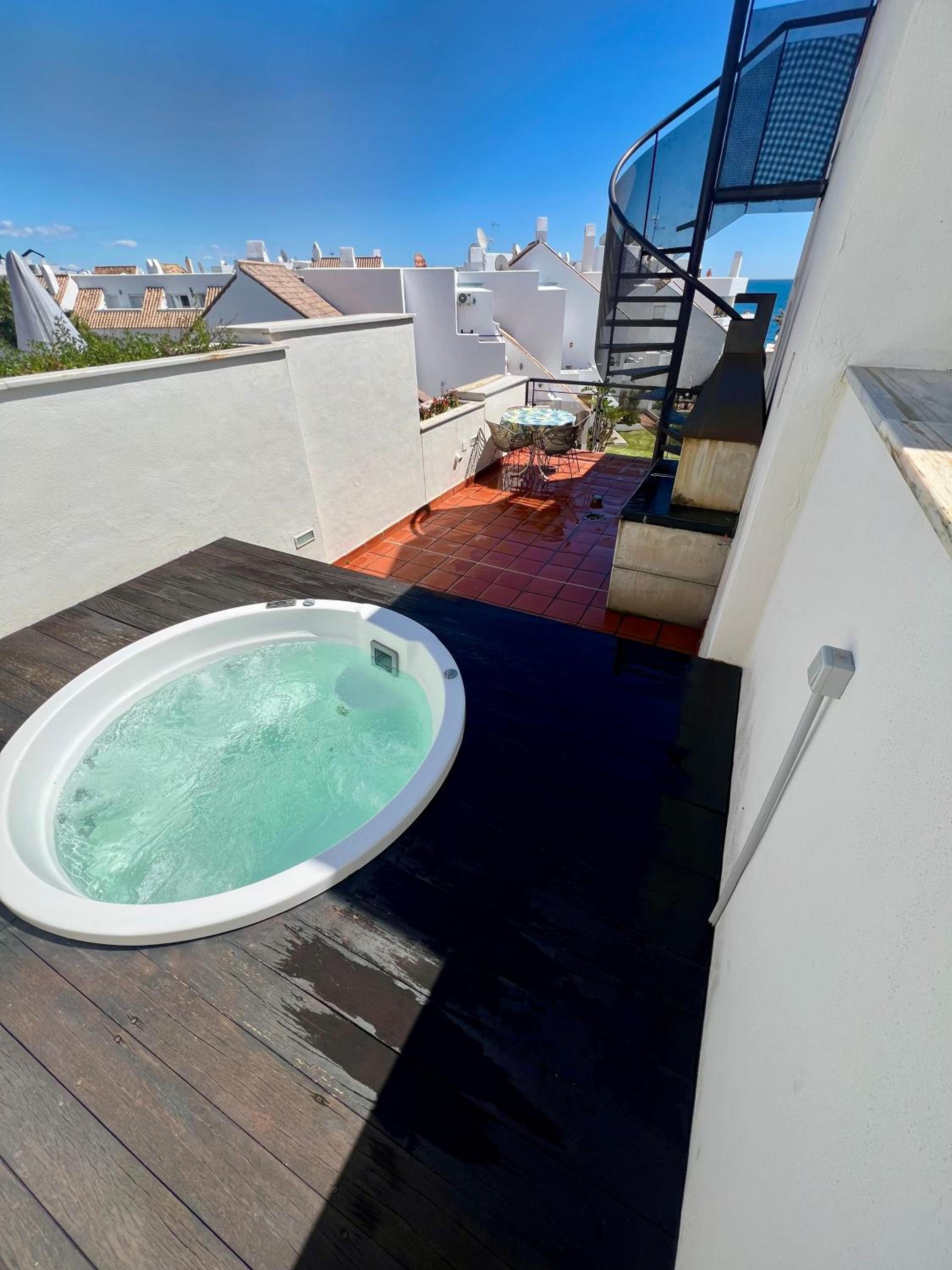 BEACHFRONT Penthouse Luxury