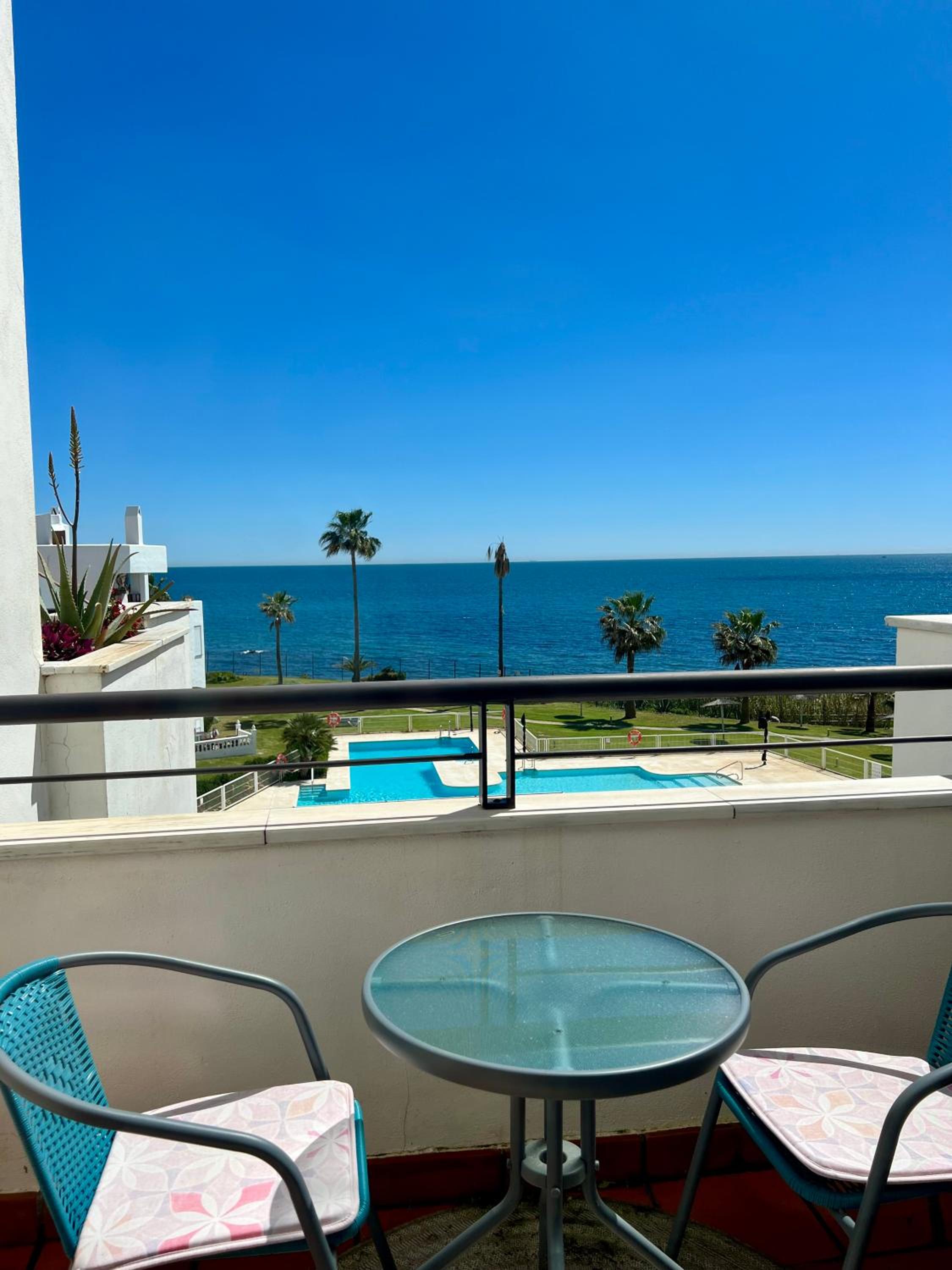 BEACHFRONT Penthouse Luxury