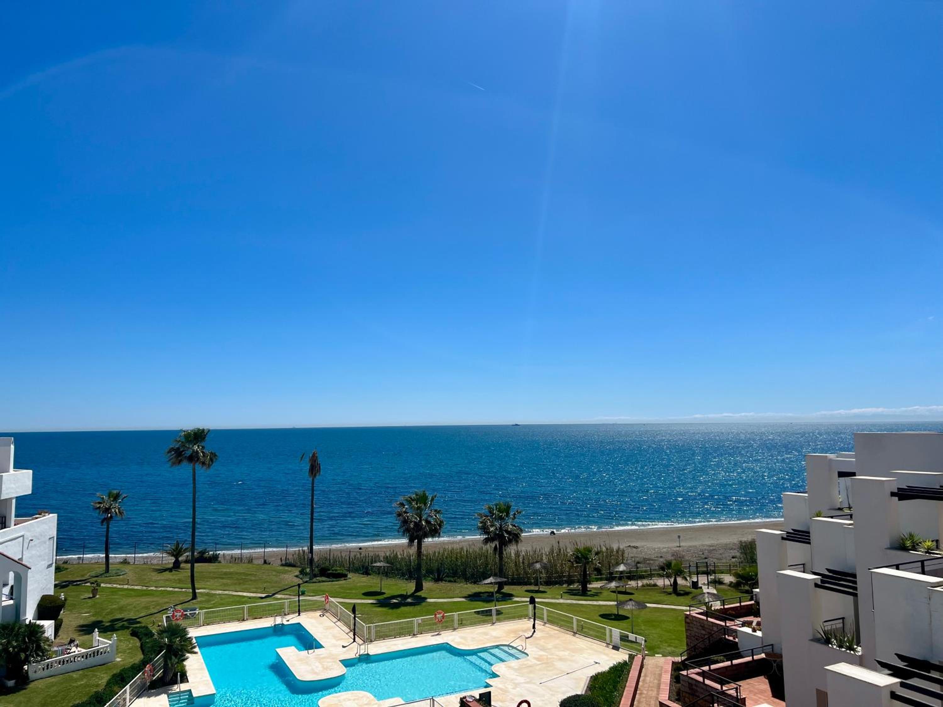 BEACHFRONT Penthouse Luxury