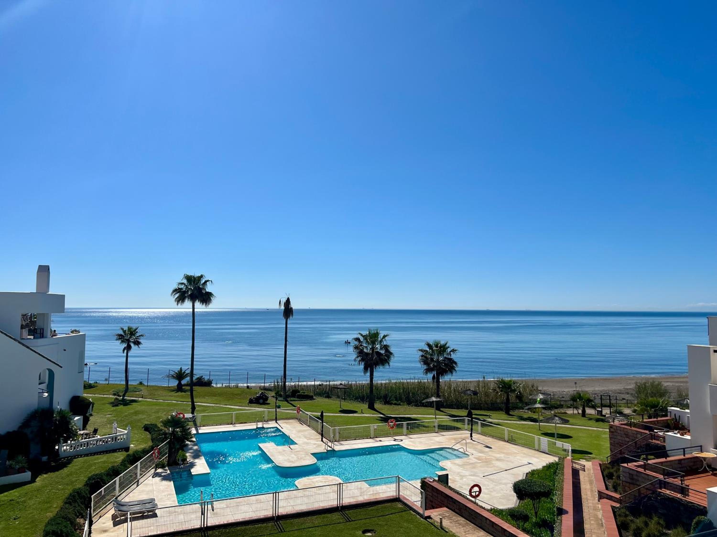 BEACHFRONT Penthouse Luxury