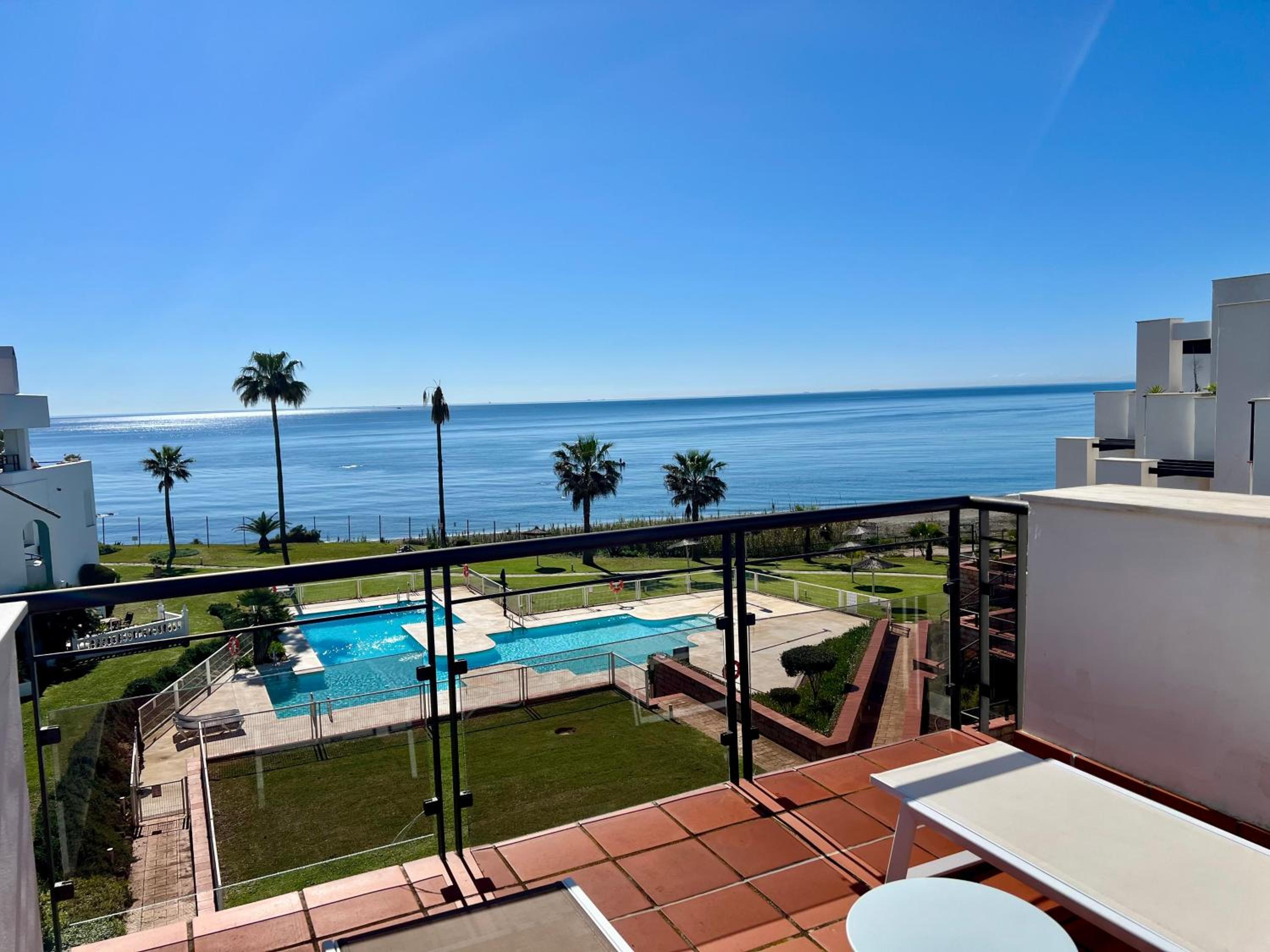BEACHFRONT Penthouse Luxury