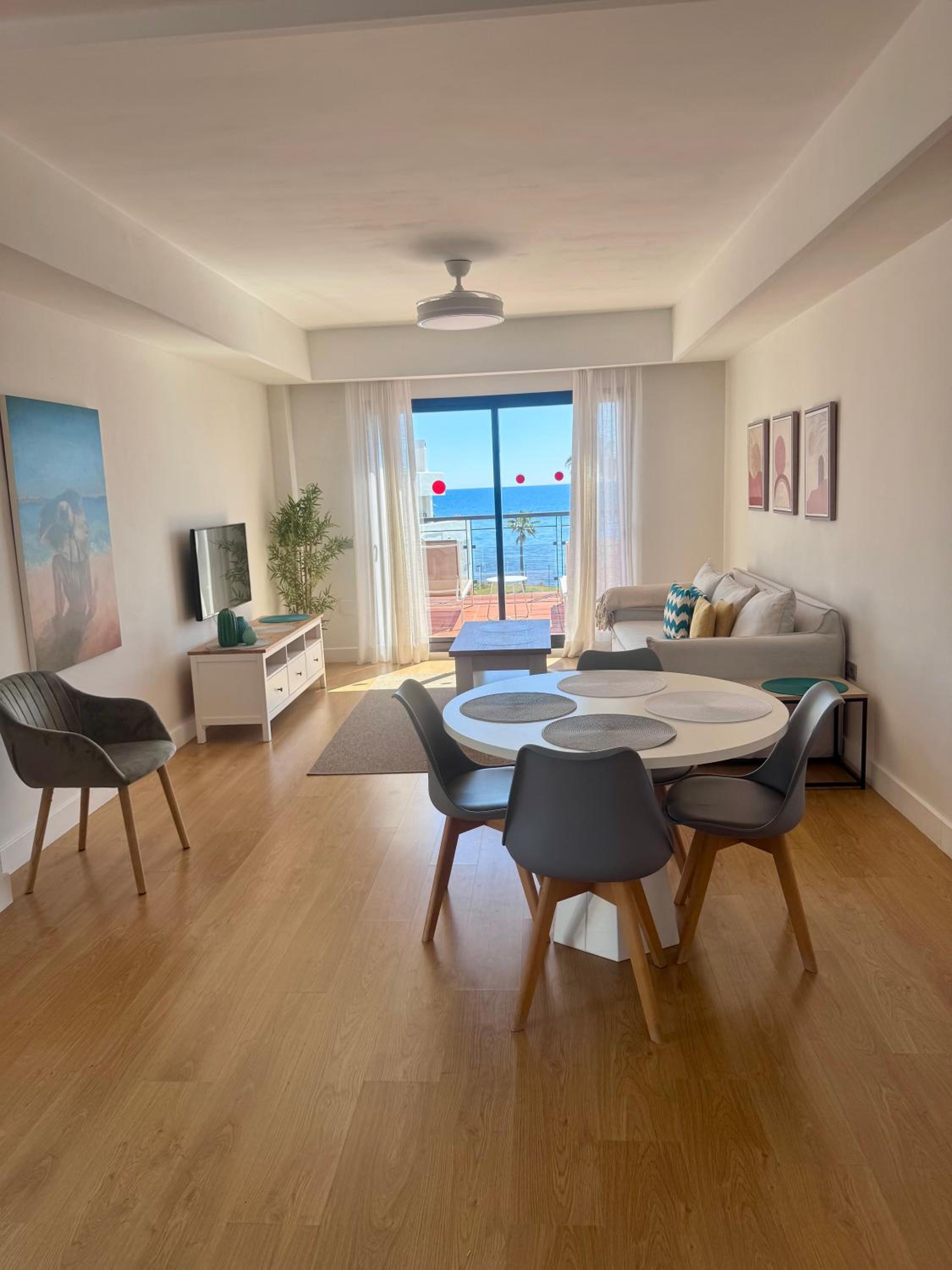 BEACHFRONT Penthouse Luxury