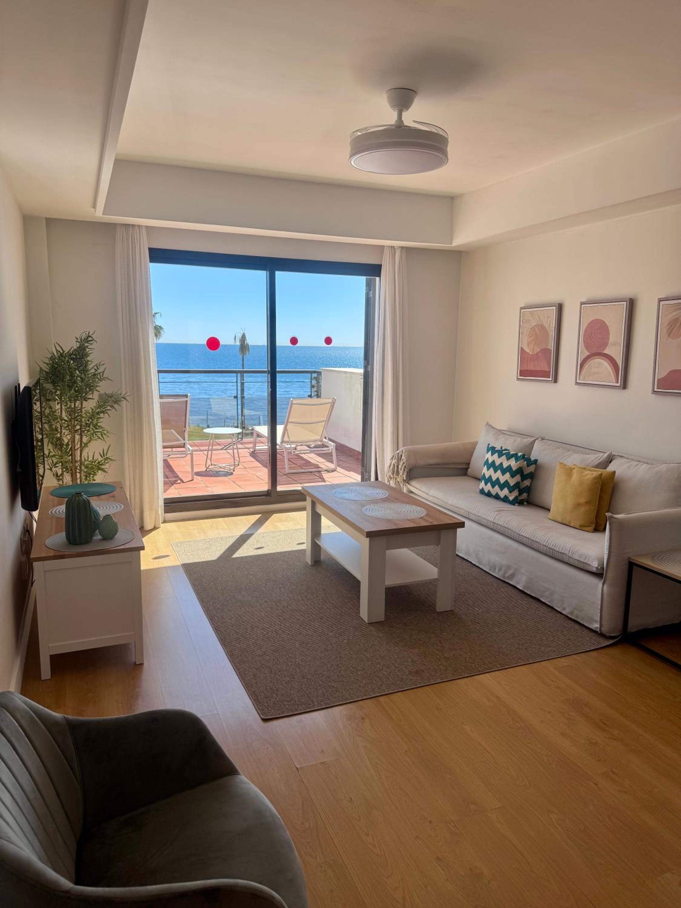 BEACHFRONT Penthouse Luxury