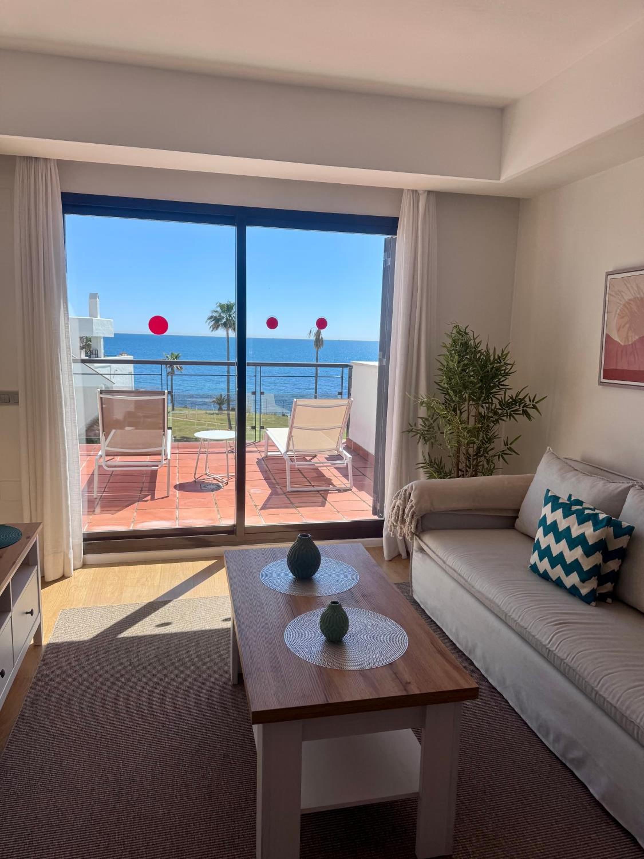 BEACHFRONT Penthouse Luxury