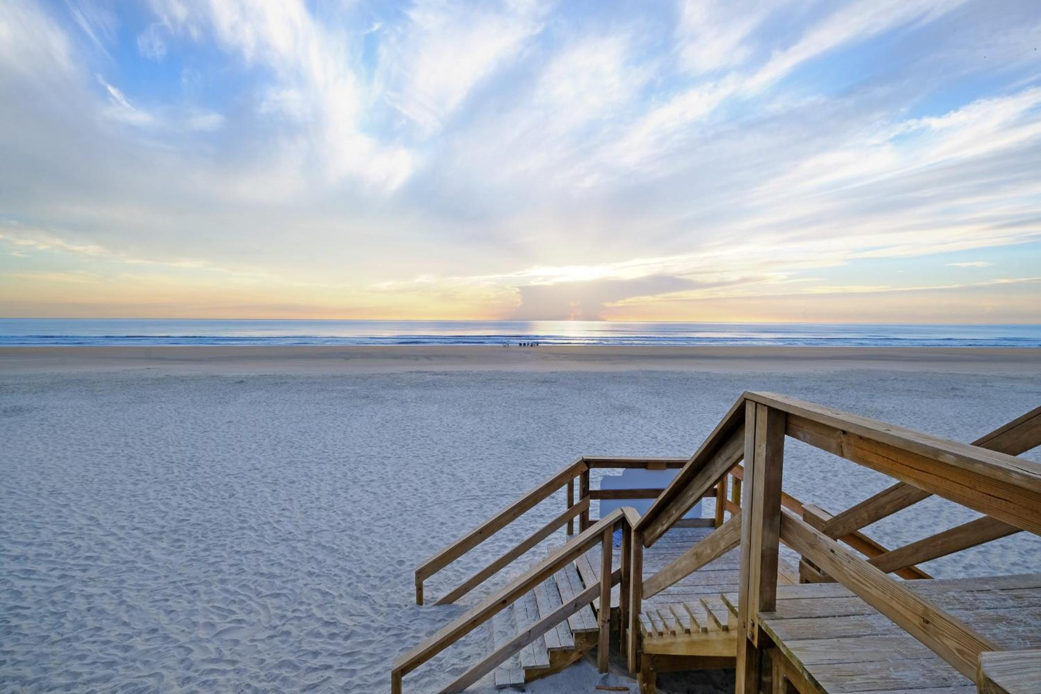Direct Oceanfront Condo, No-Drive Beach, Great Beach View From Private Balcony