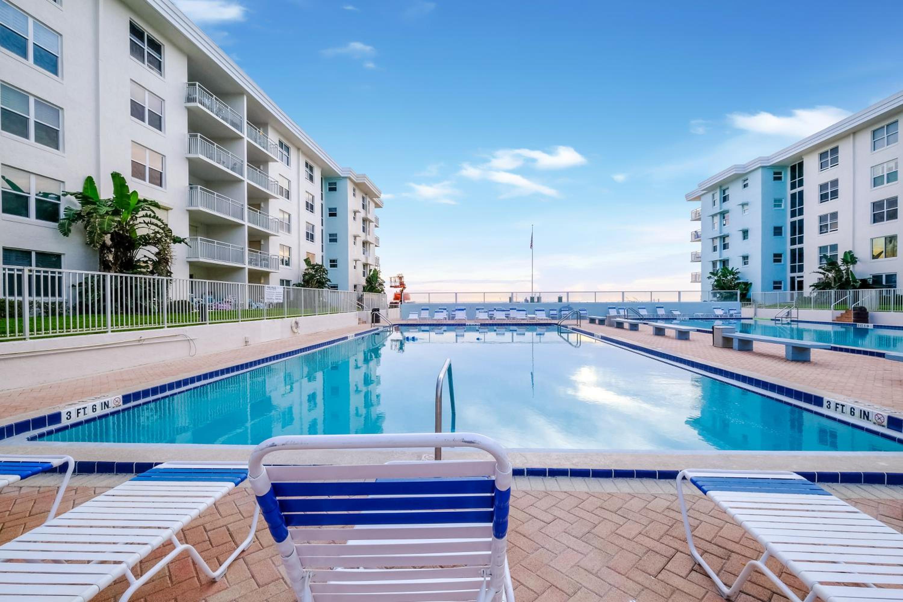Direct Oceanfront Condo, No-Drive Beach, Great Beach View From Private Balcony