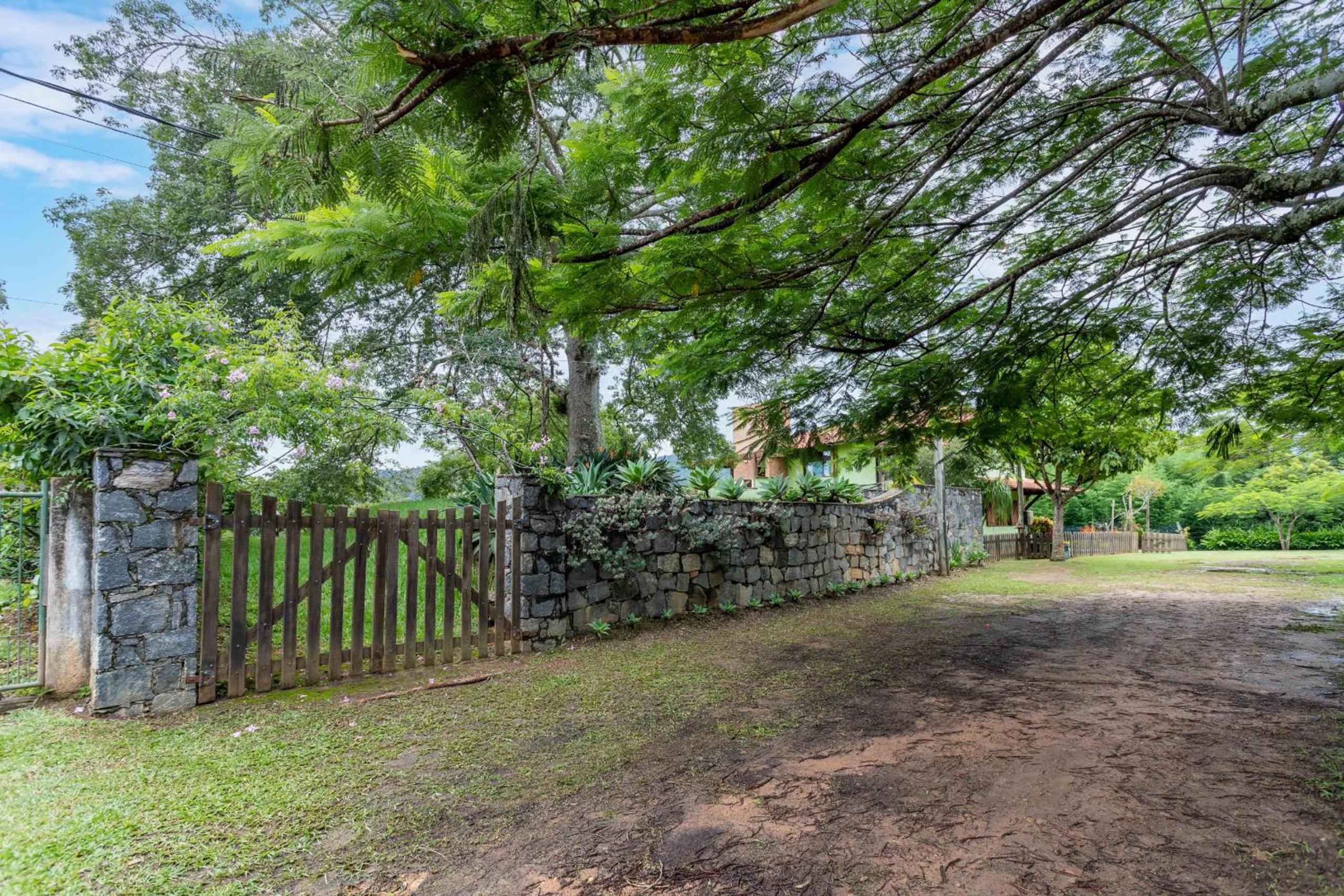 Refugio Perfeito em Miguel Pereira - AND61