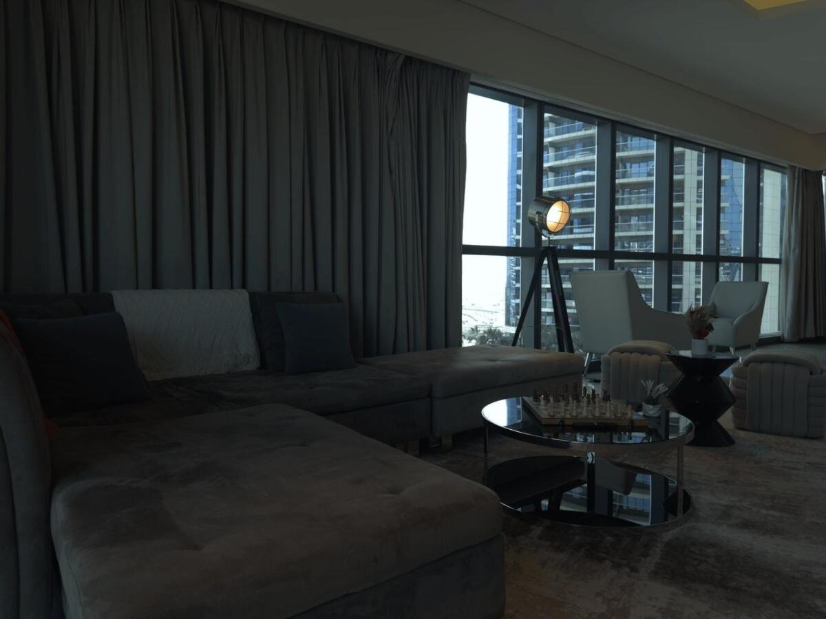 HollywoodDXB Burj Khalifa View - 6Min To Dubai Mall