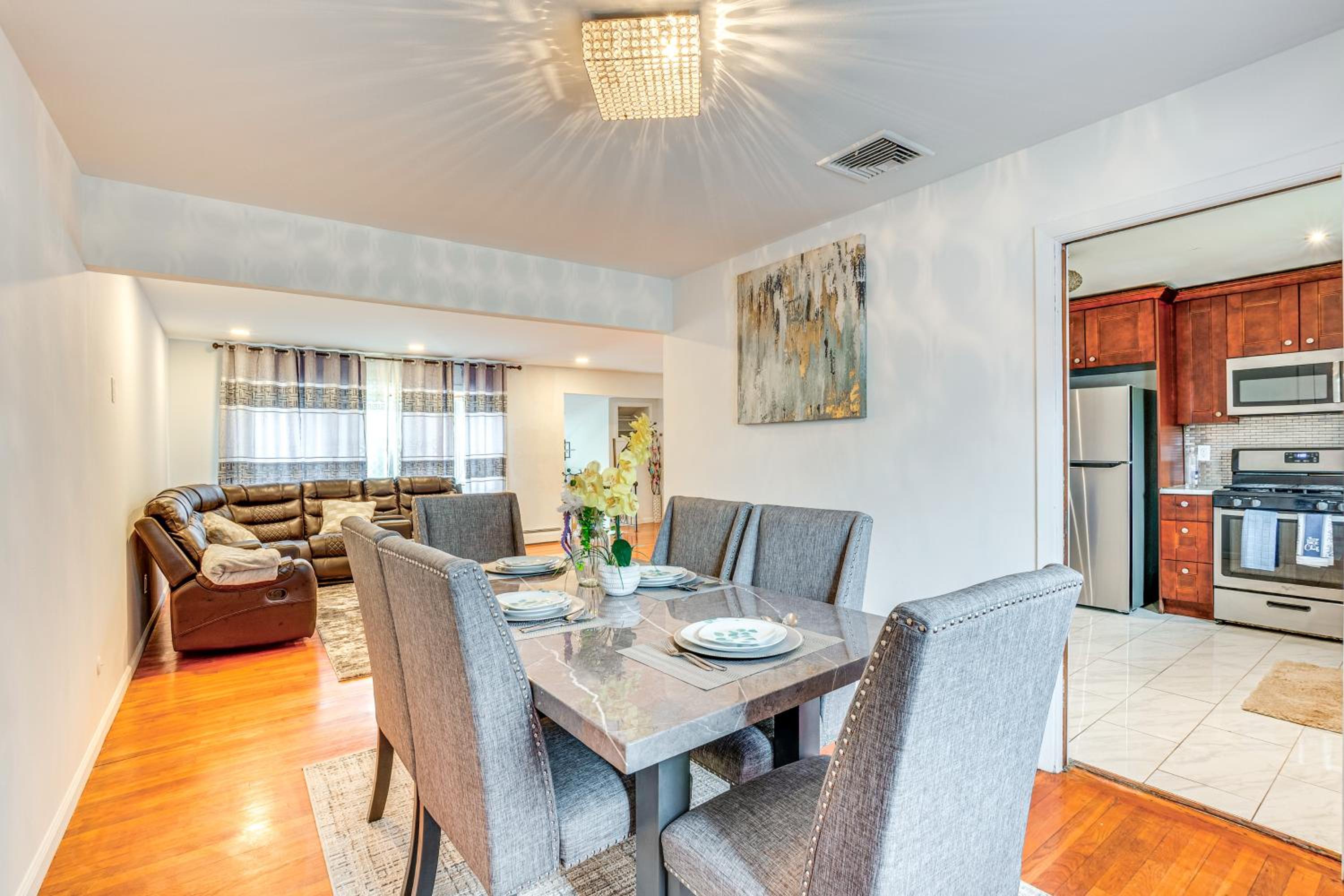 Work, Explore and Relax Centrally Located Union Gem