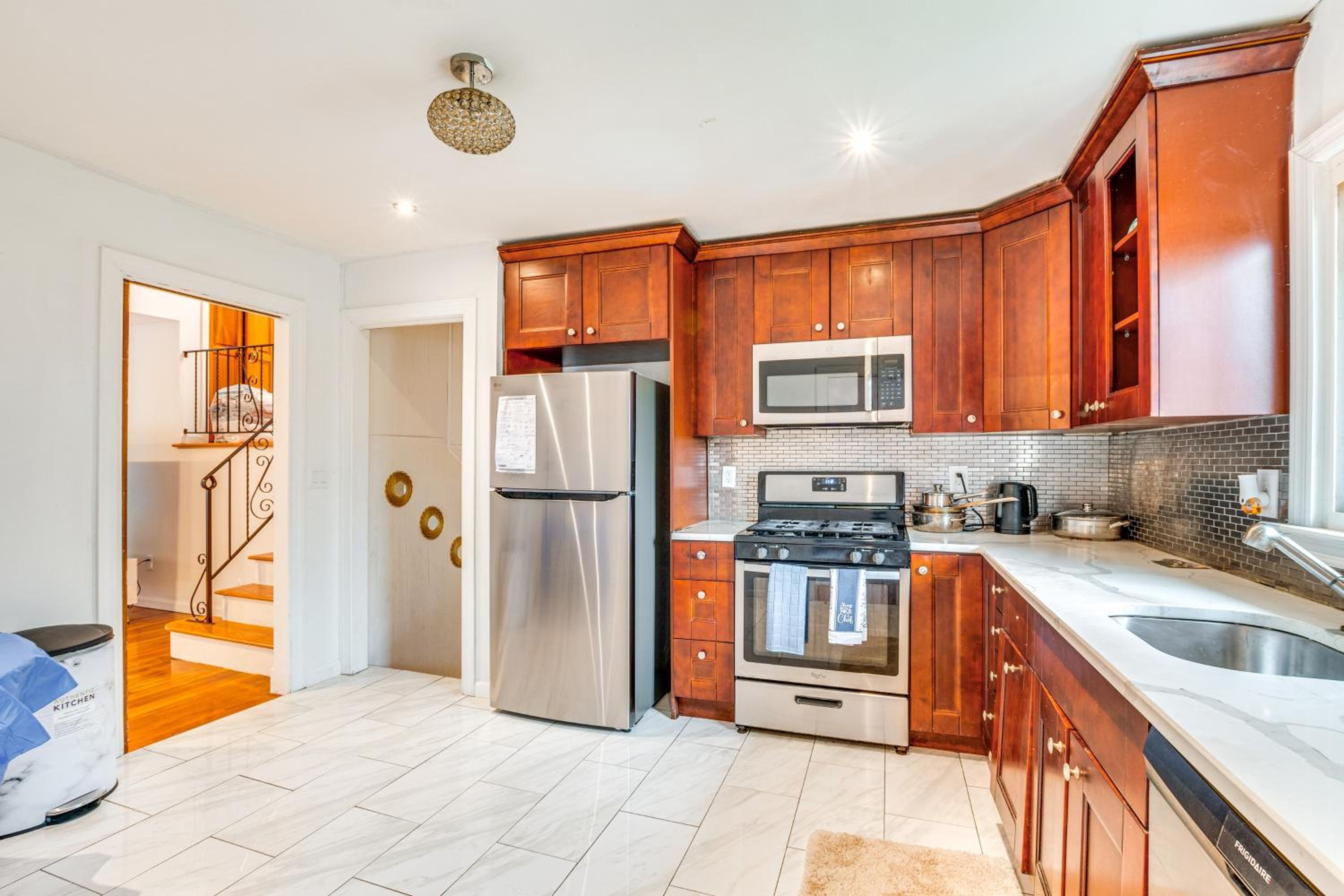 Work, Explore and Relax Centrally Located Union Gem