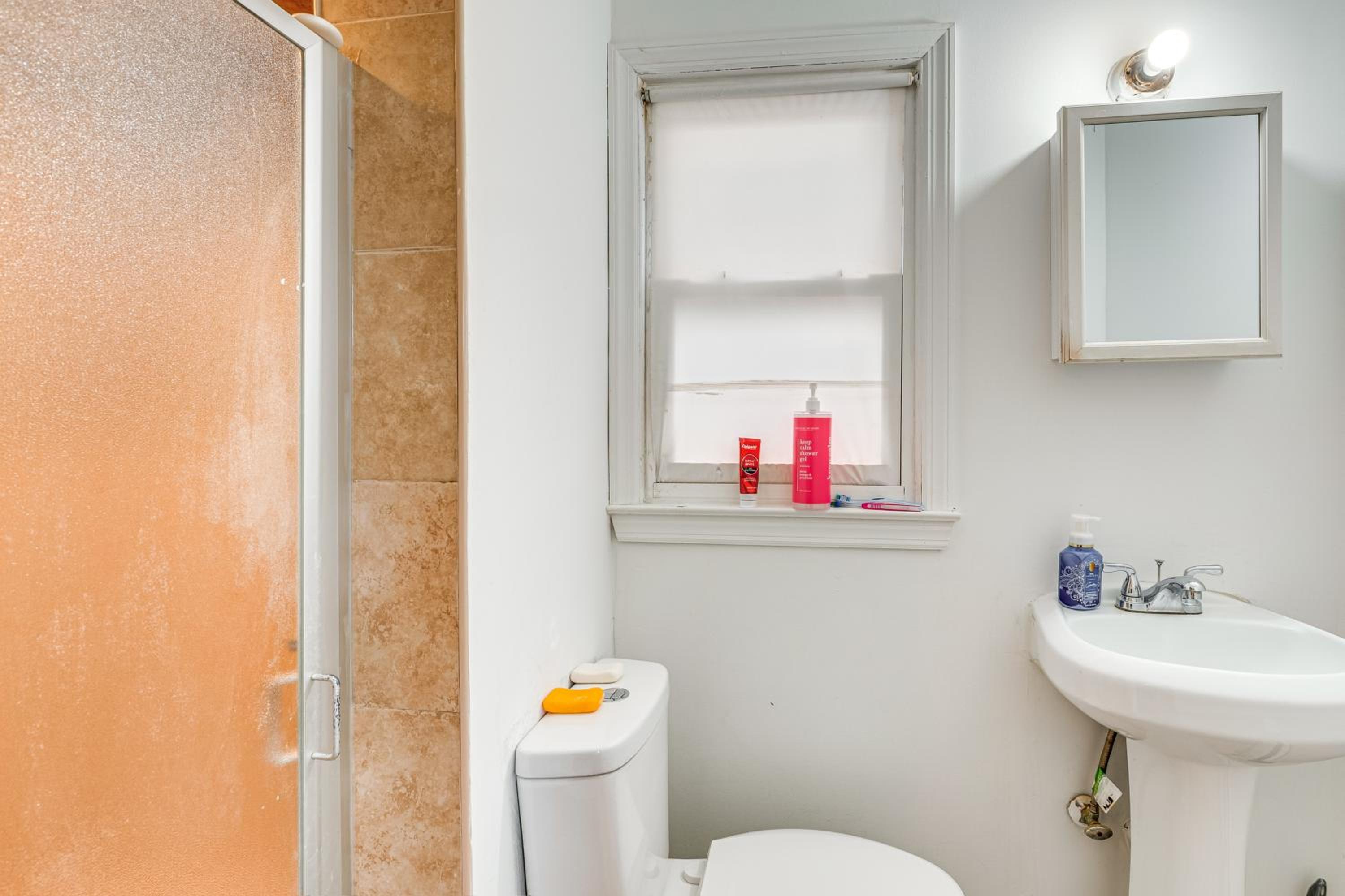 Work, Explore and Relax Centrally Located Union Gem